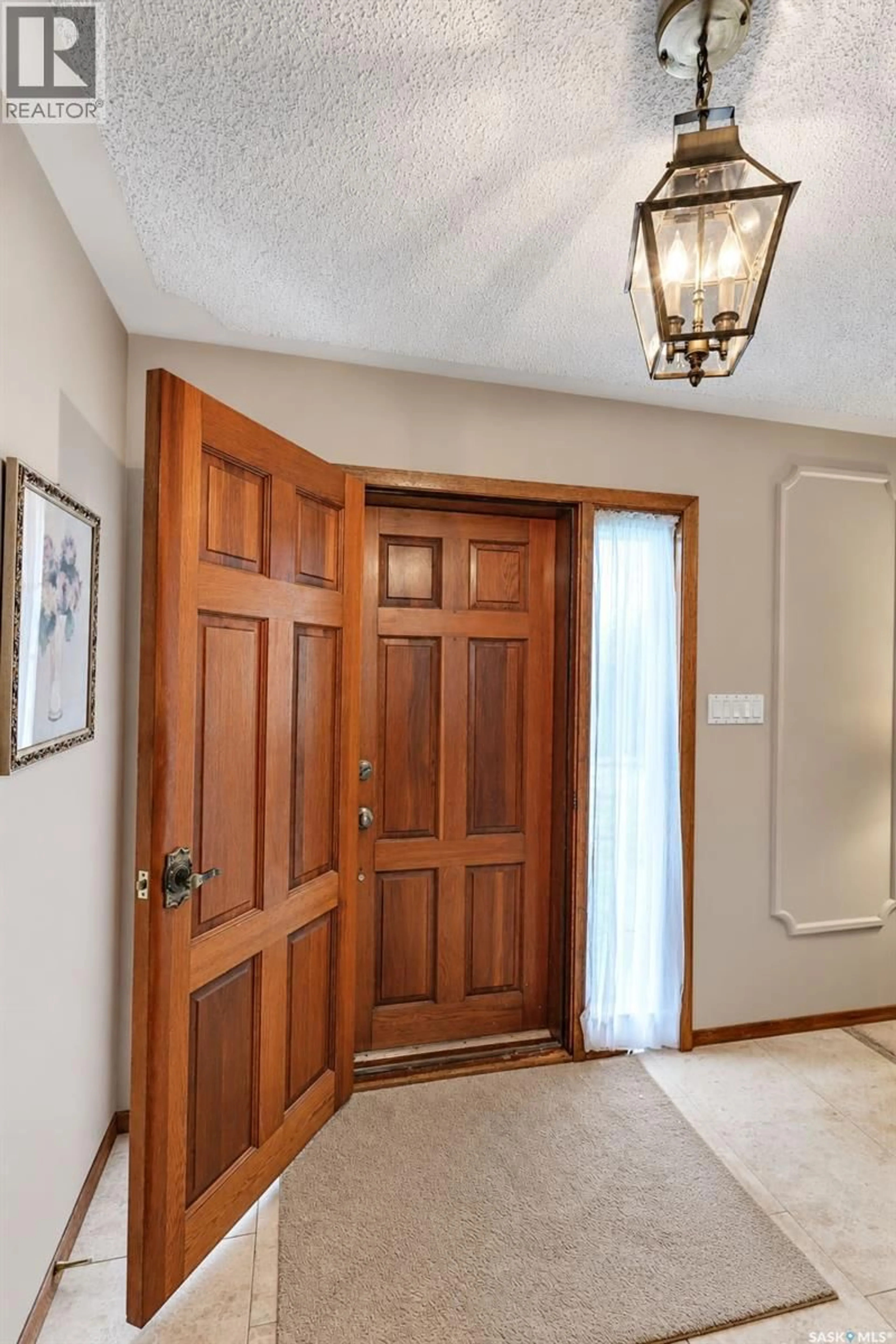Indoor entryway for 830 CHESTER PLACE, Prince Albert Saskatchewan S6V6Y8