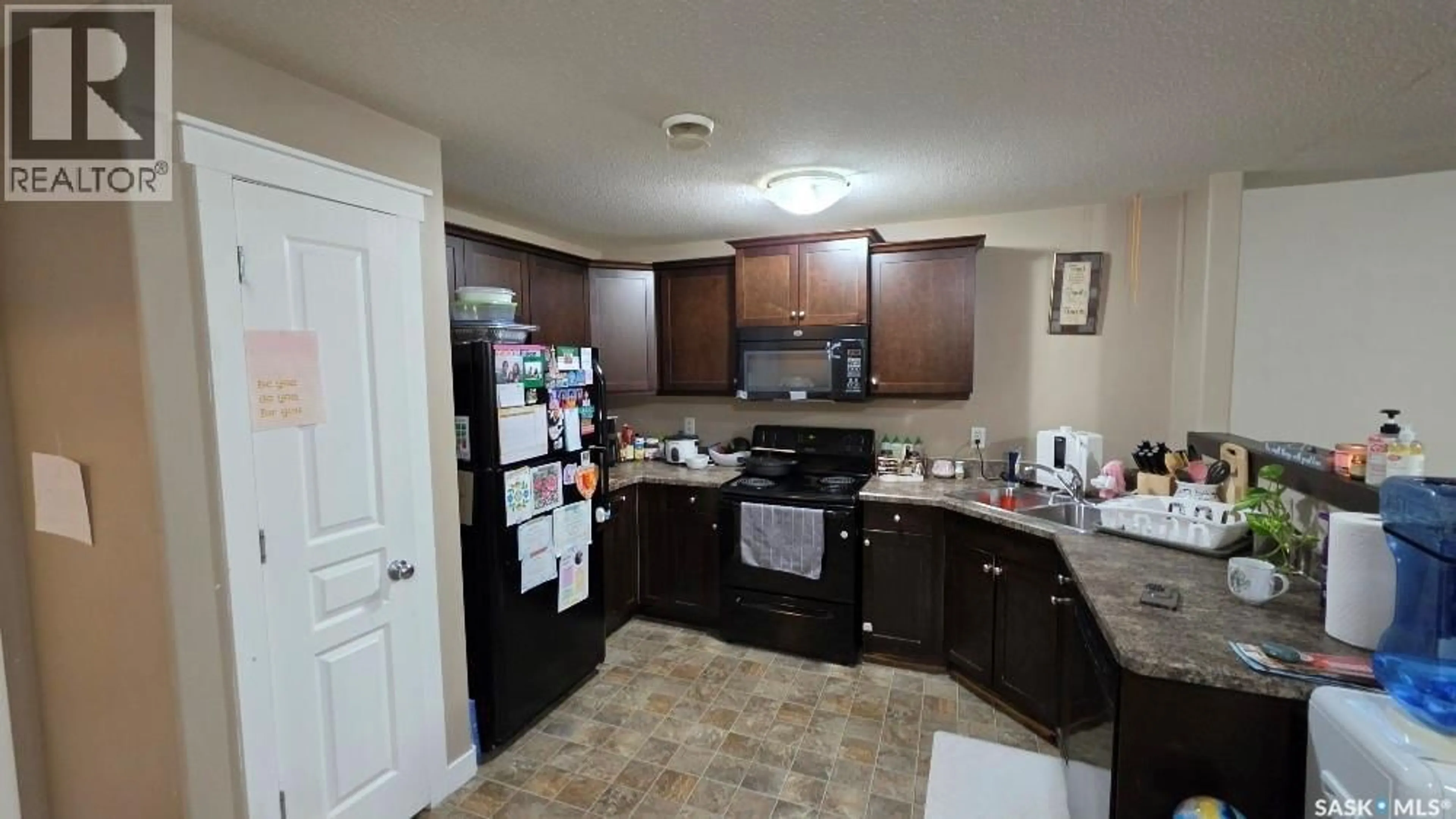Standard kitchen, unknown for 101 HALIFAX STREET, Regina Saskatchewan S4R1S6
