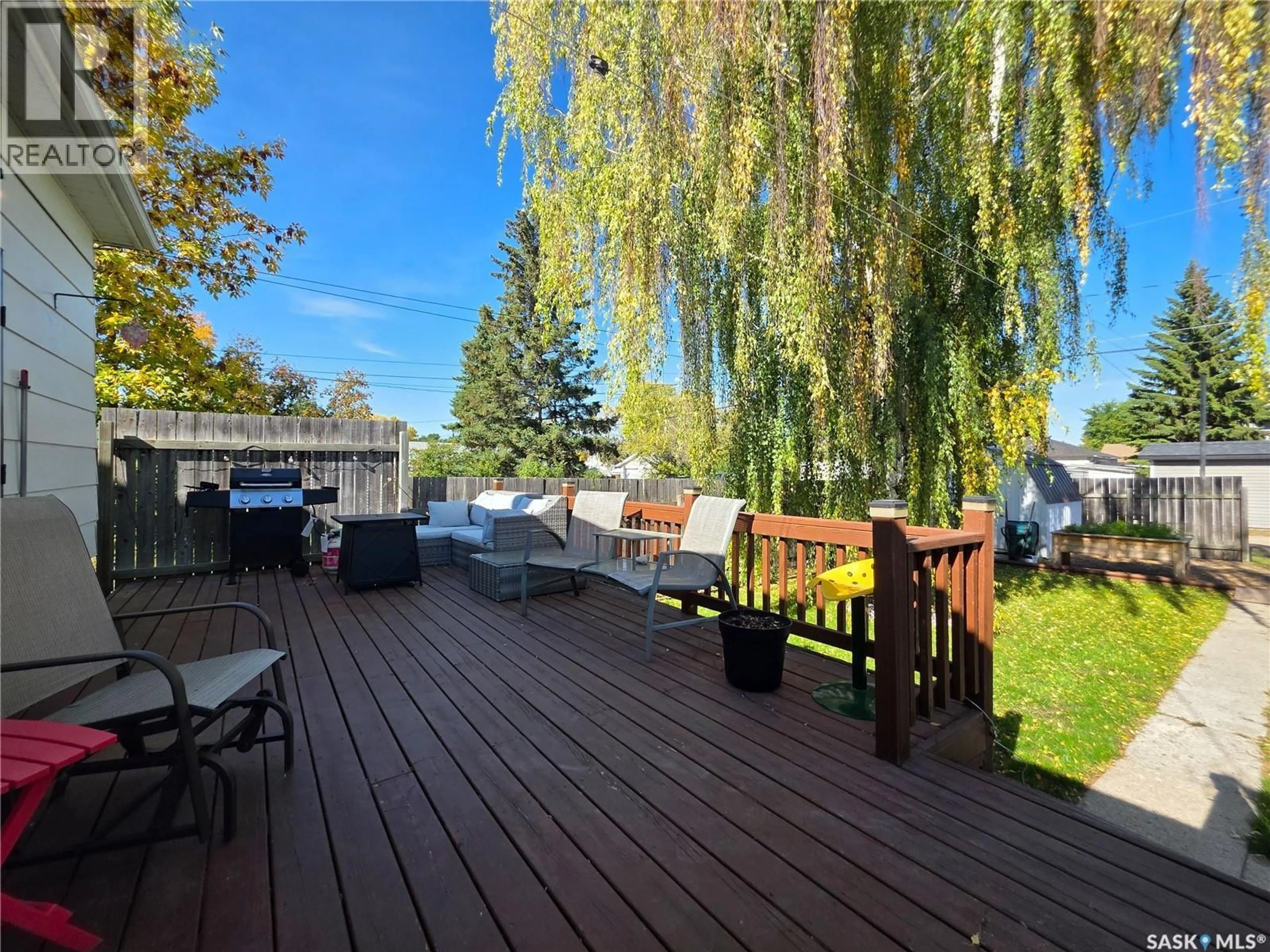 Patio, water/lake/river/ocean view for 242 6TH AVENUE, Melville Saskatchewan S0A2P0