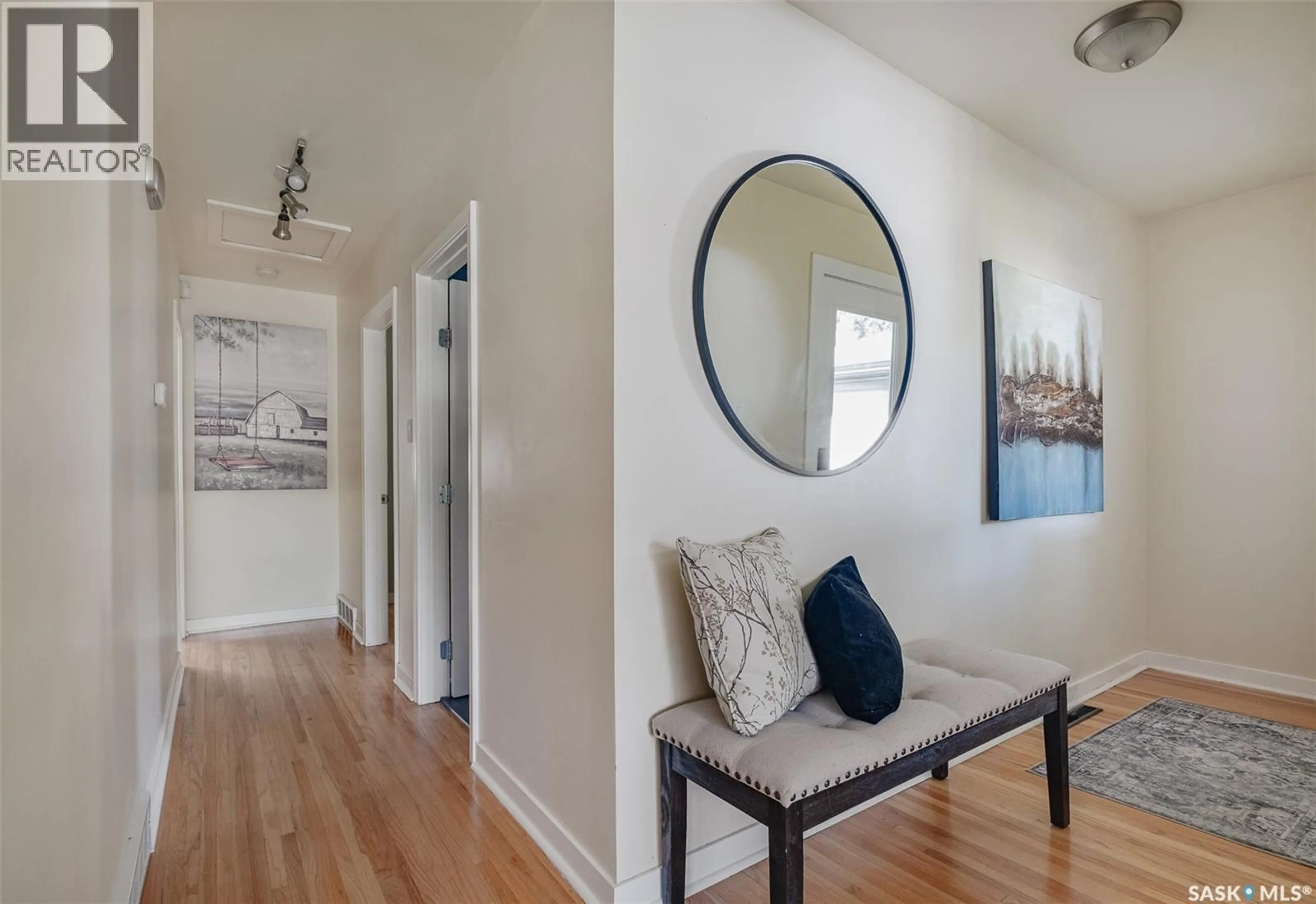 Indoor entryway for 1454 HORACE STREET, Regina Saskatchewan S4T5L8