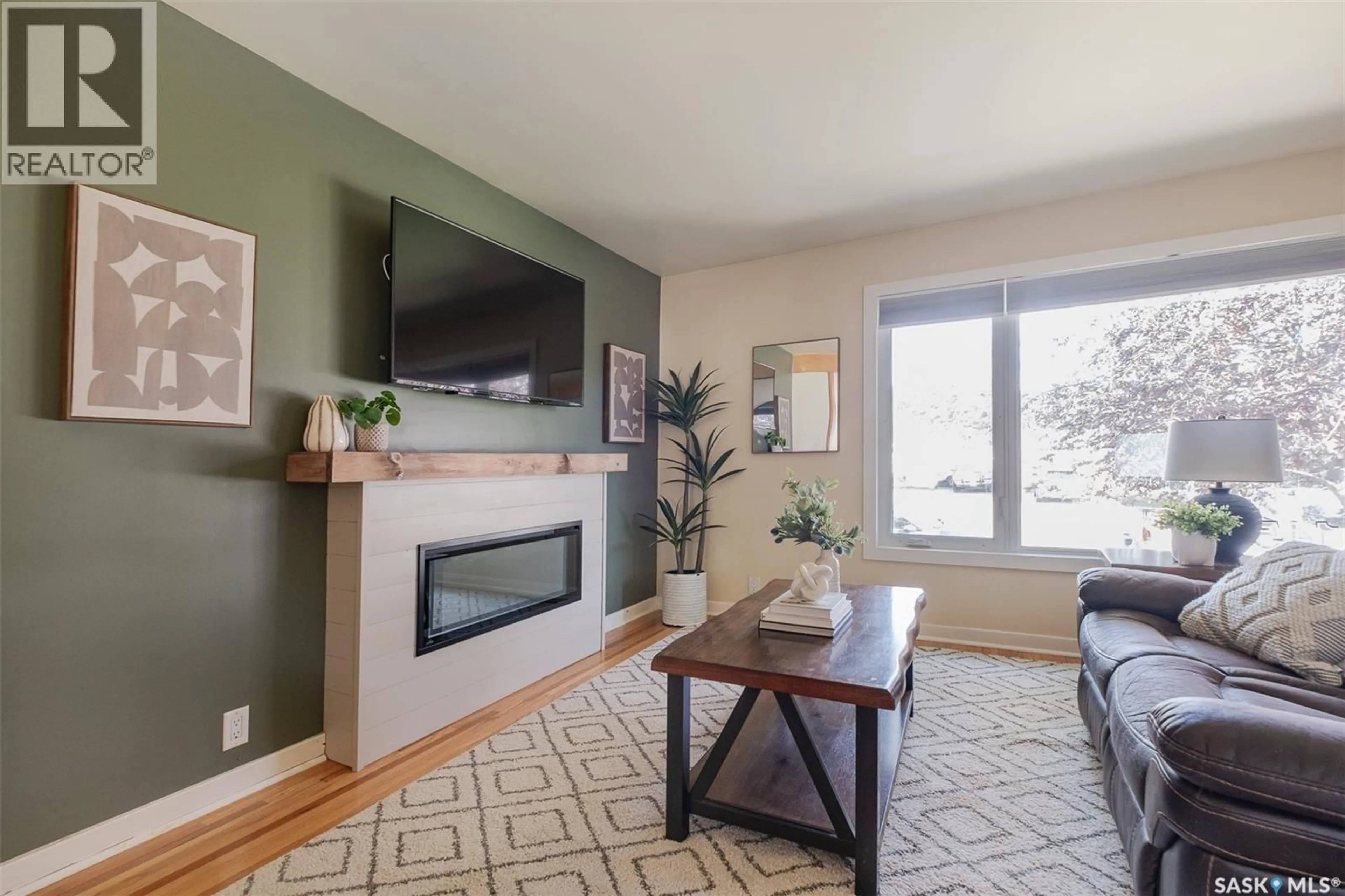 Living room with furniture, unknown for 1454 HORACE STREET, Regina Saskatchewan S4T5L8