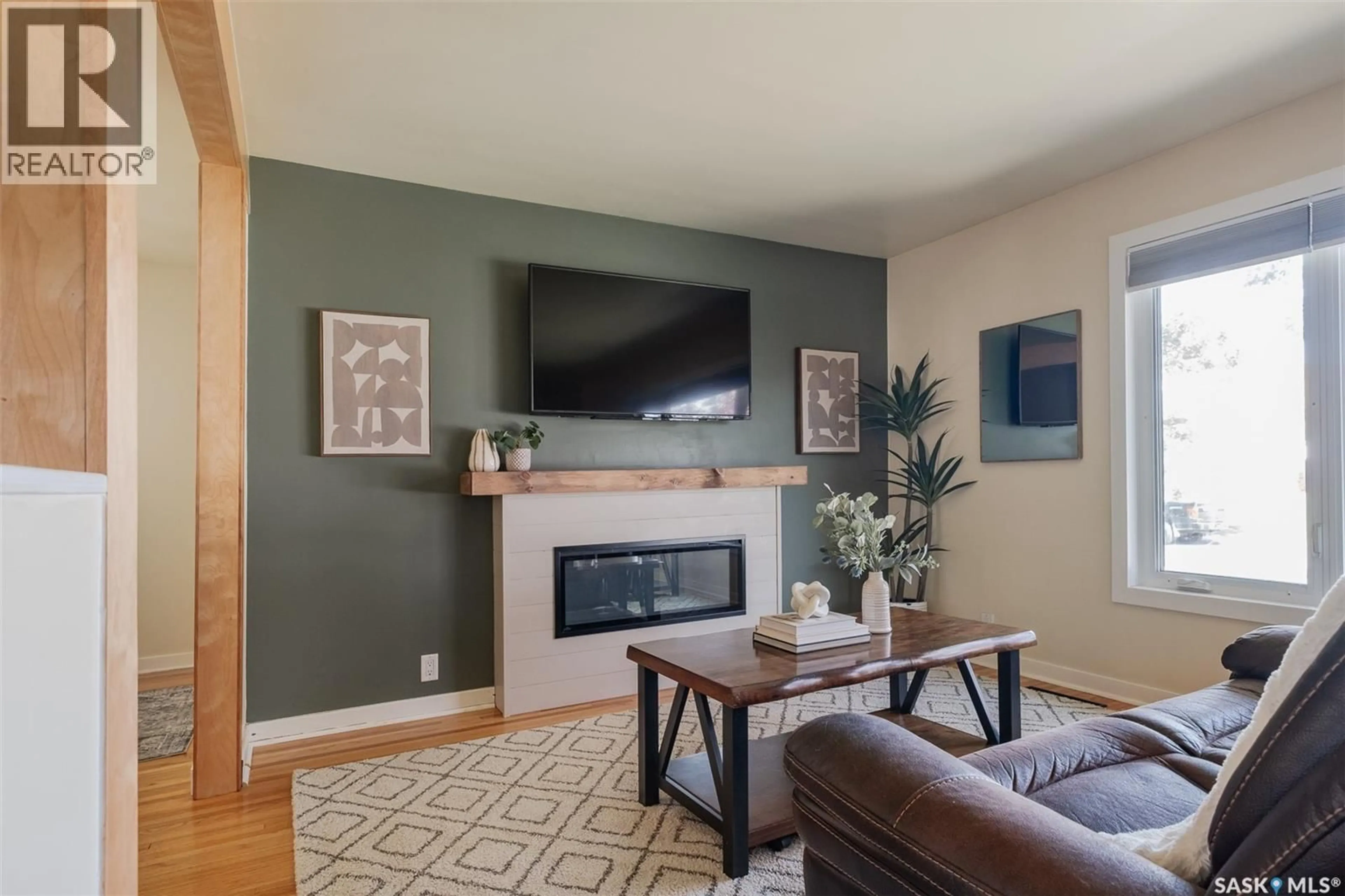 Living room with furniture, unknown for 1454 HORACE STREET, Regina Saskatchewan S4T5L8