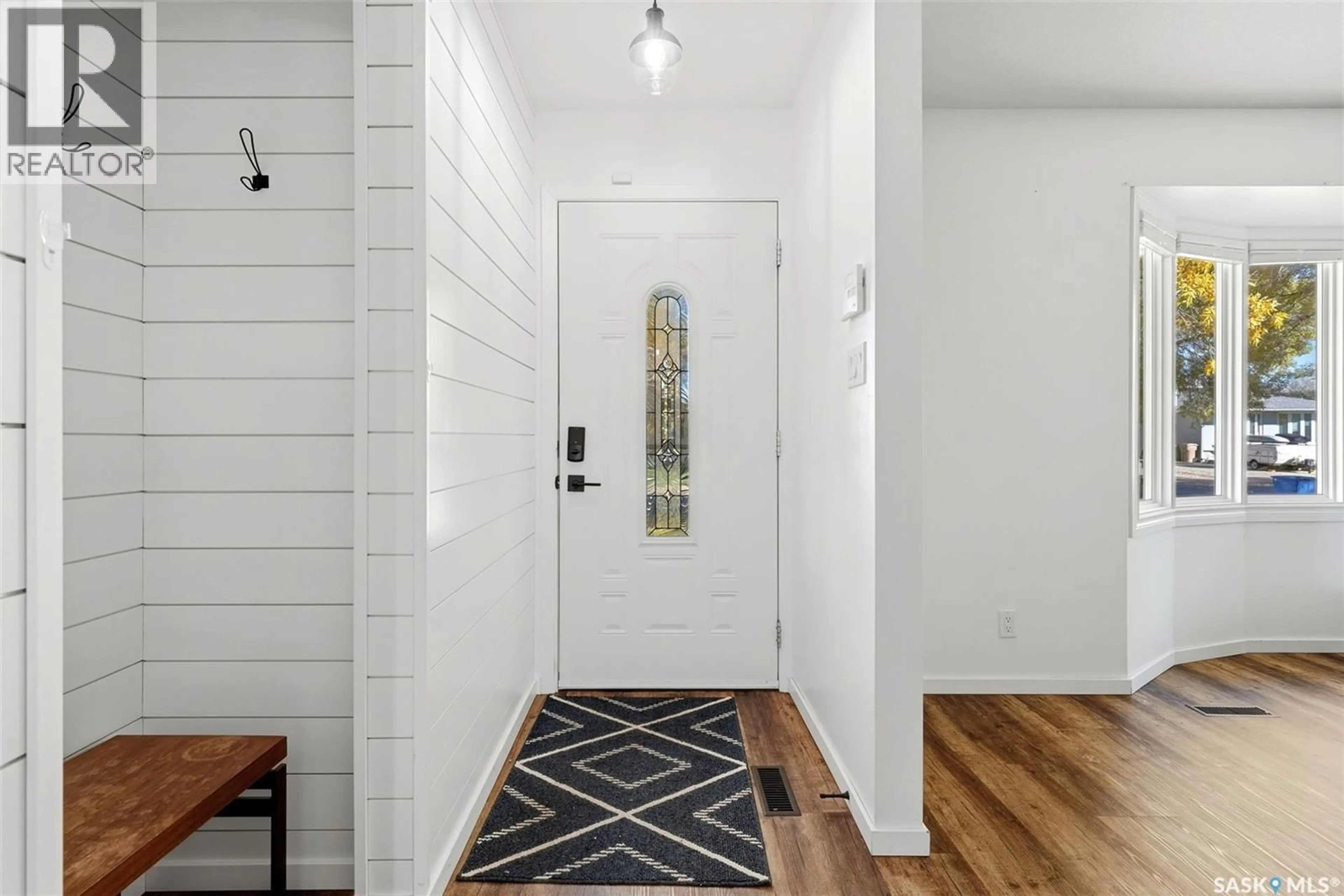 Indoor entryway for 147 RINK AVENUE, Regina Saskatchewan S4R5W2
