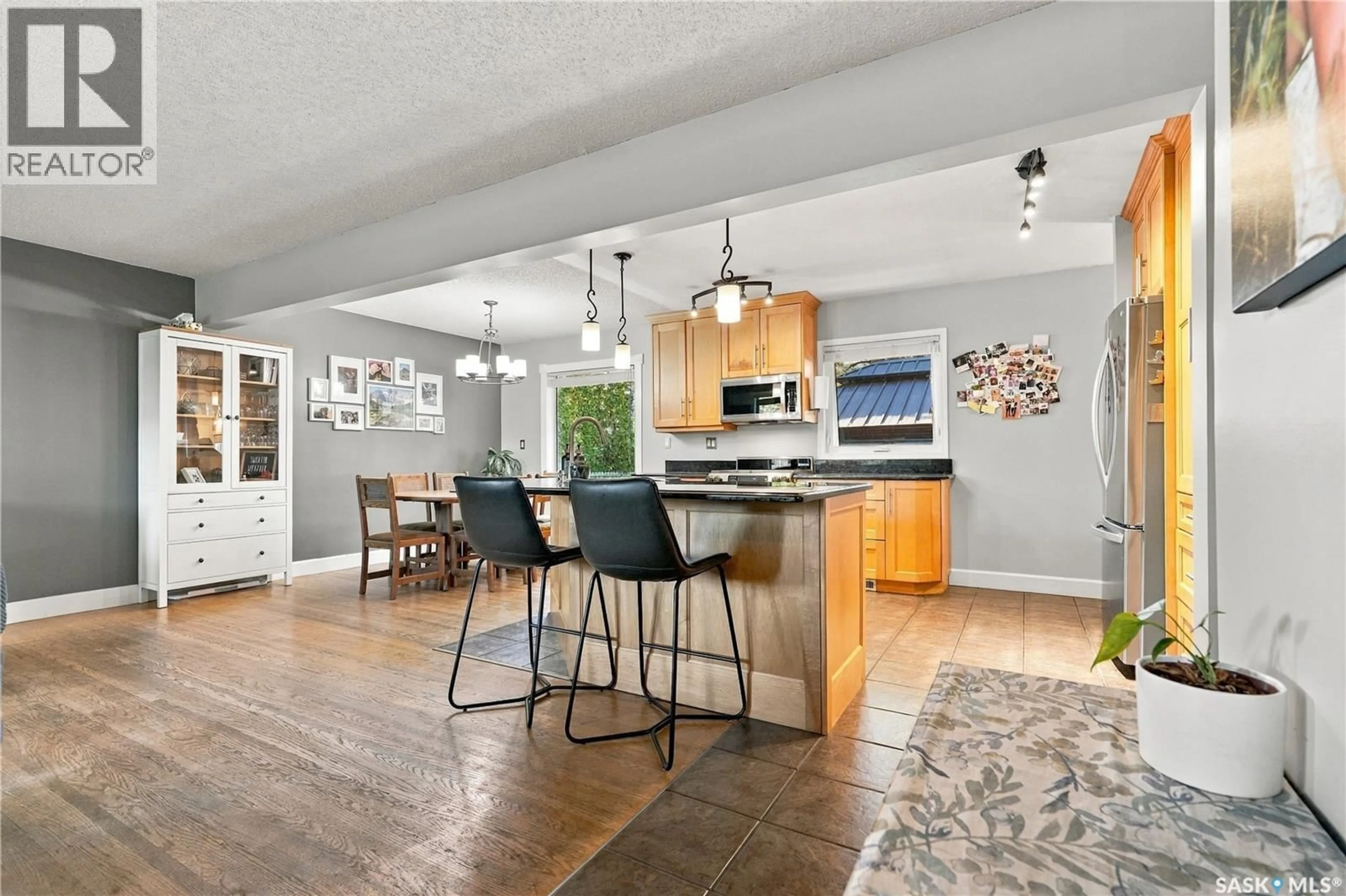 Open concept kitchen, unknown for 20 PINDER CRESCENT, Saskatoon Saskatchewan S7J2K8