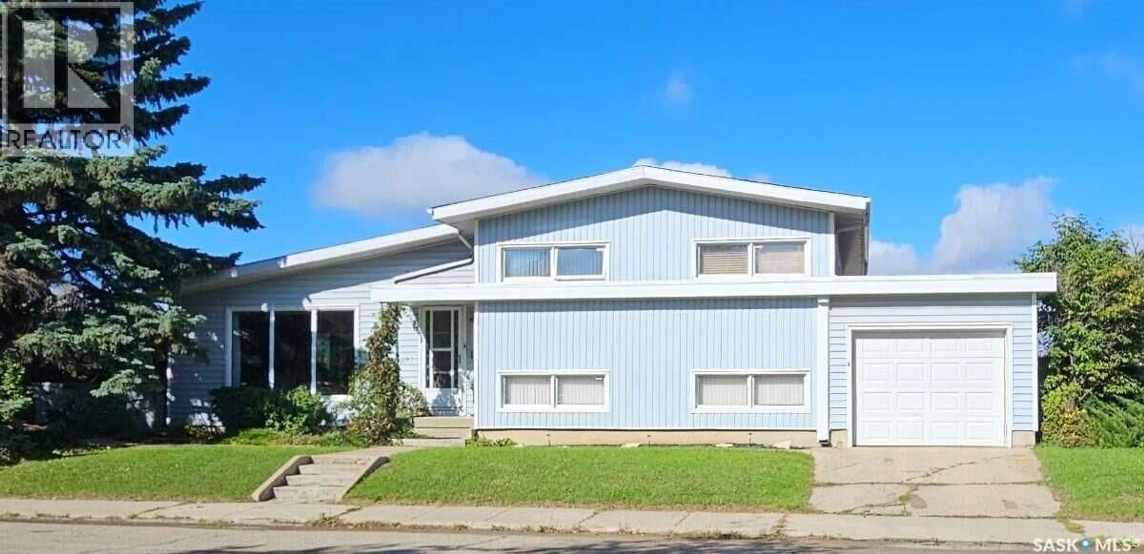 Home with vinyl exterior material, street for 549 LAURIER DRIVE, Prince Albert Saskatchewan S6V5M4