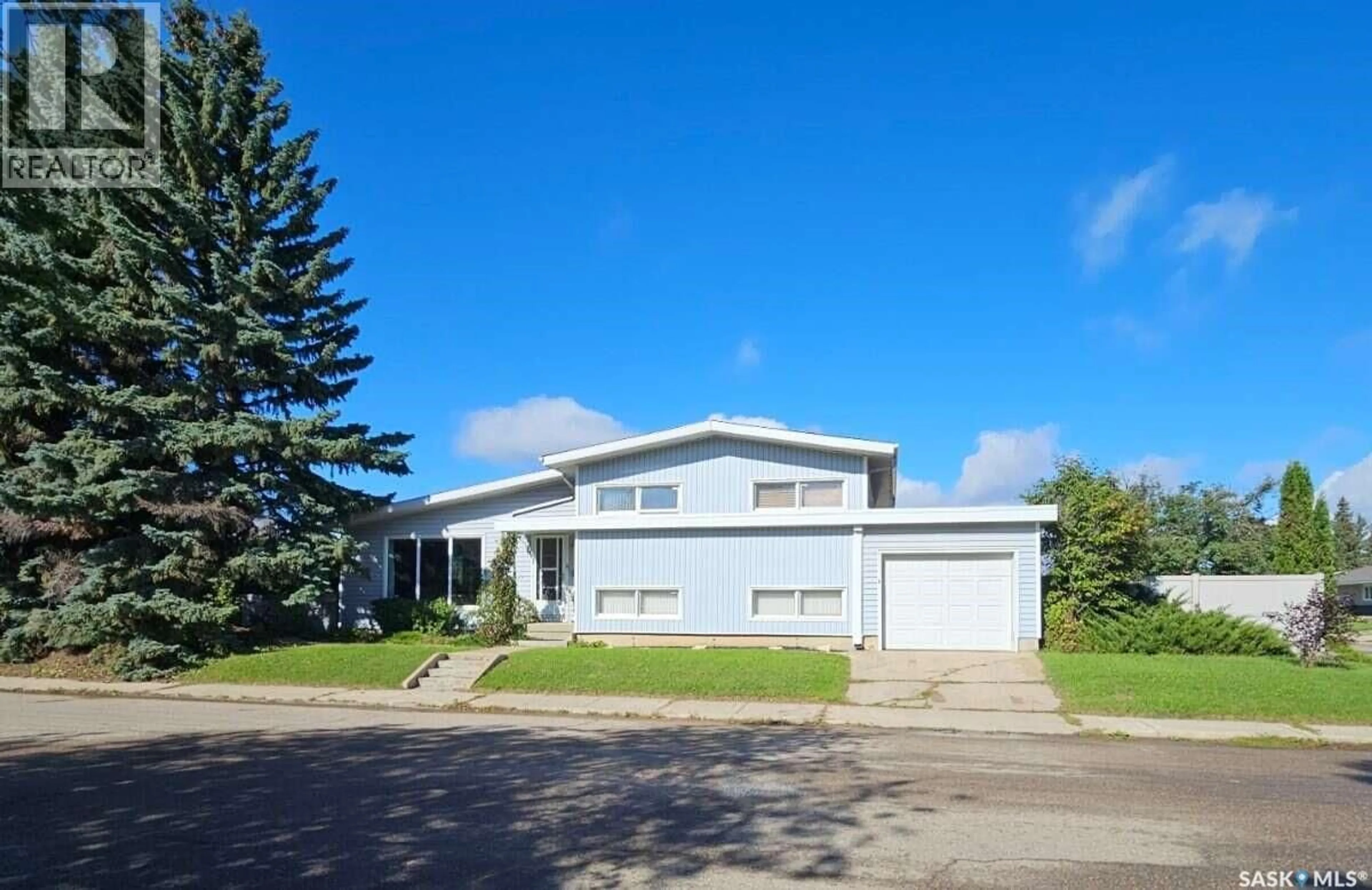 Home with vinyl exterior material, street for 549 LAURIER DRIVE, Prince Albert Saskatchewan S6V5M4