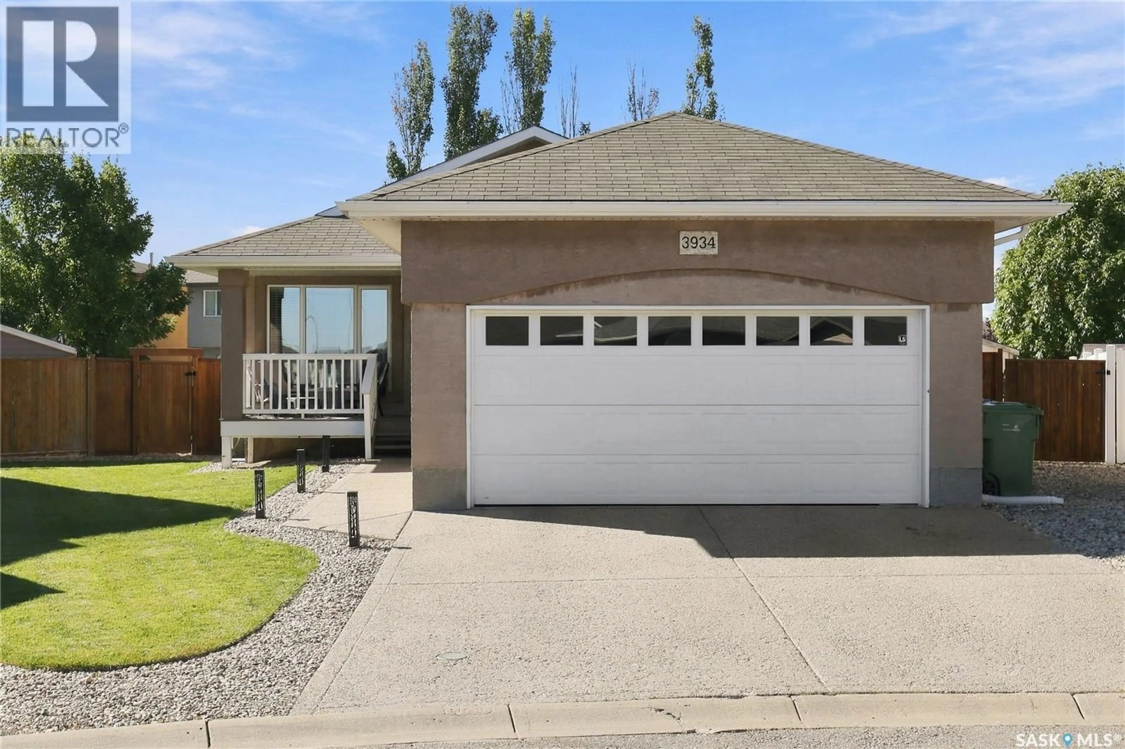 Home with vinyl exterior material, street for 3934 ROBIN PLACE, Regina Saskatchewan S4N7P9