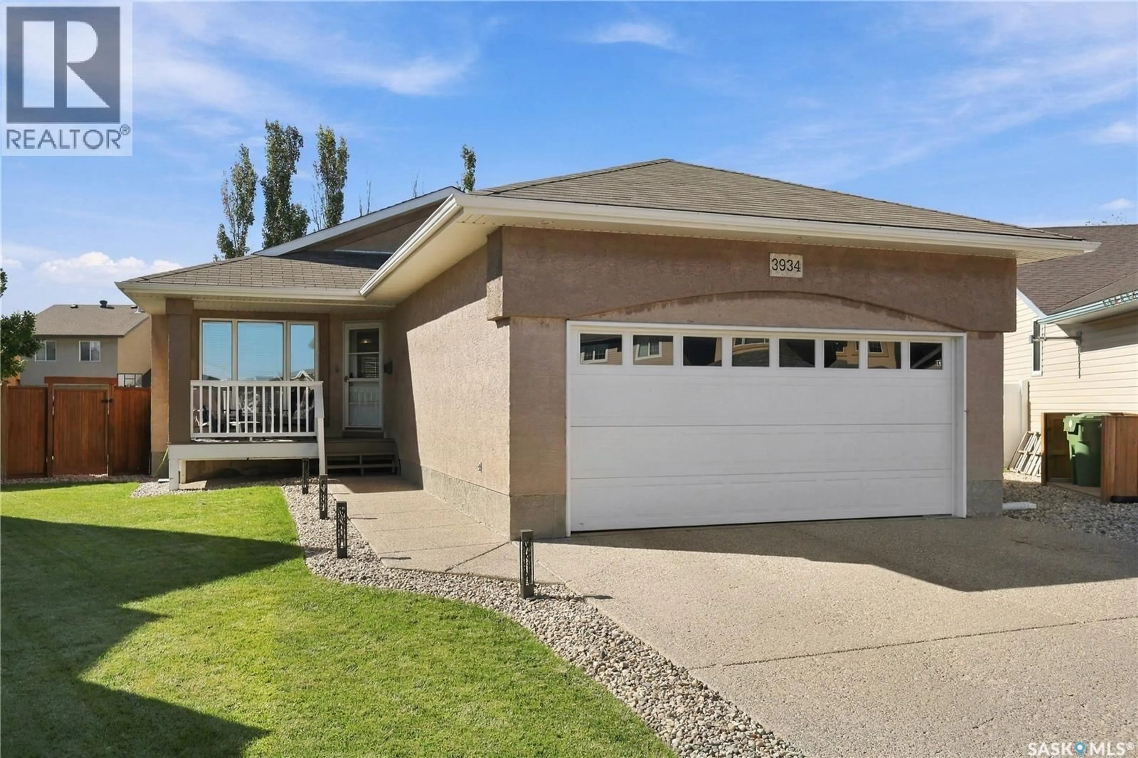 Home with vinyl exterior material, street for 3934 ROBIN PLACE, Regina Saskatchewan S4N7P9