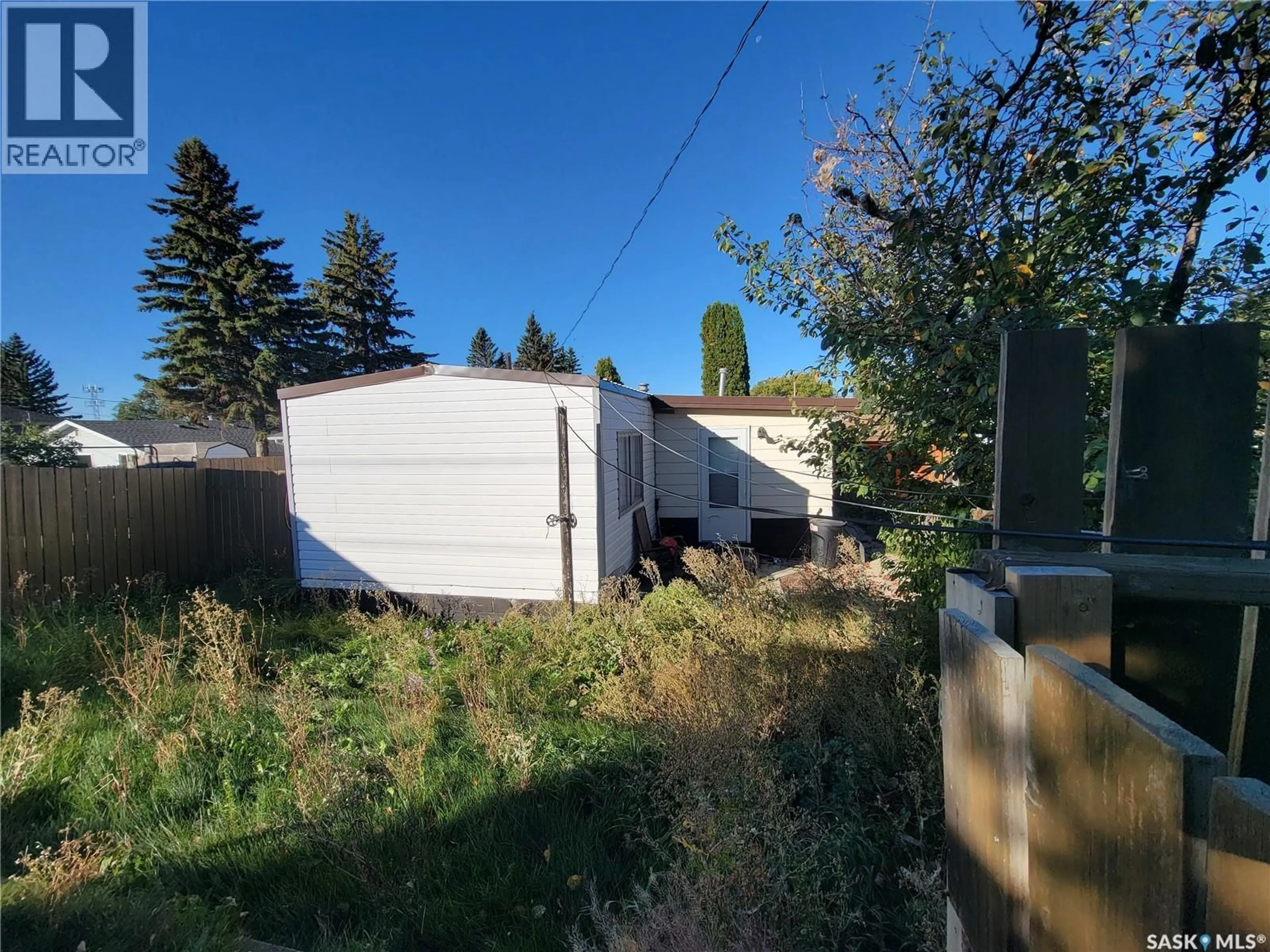 Shed for 4913 48TH STREET, Macklin Saskatchewan S0L2C0