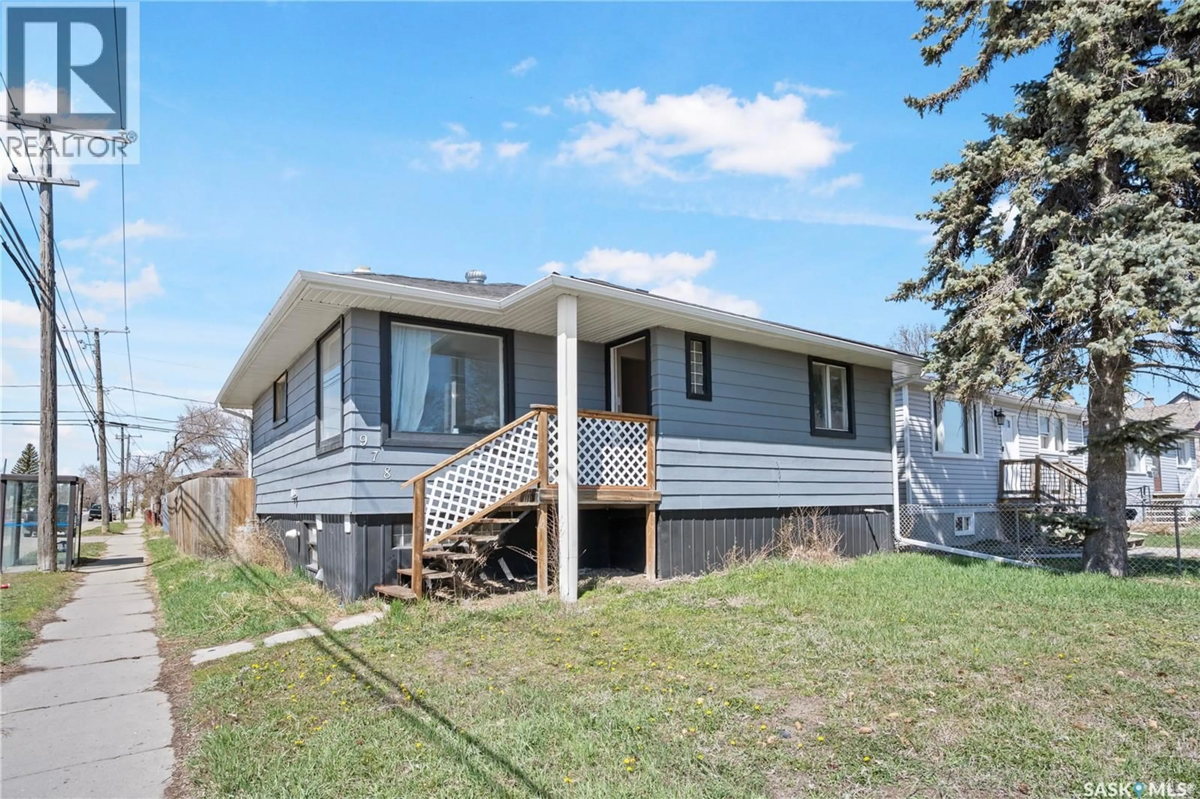 Home with vinyl exterior material, unknown for 978 LINDSAY STREET, Regina Saskatchewan S4N3A6
