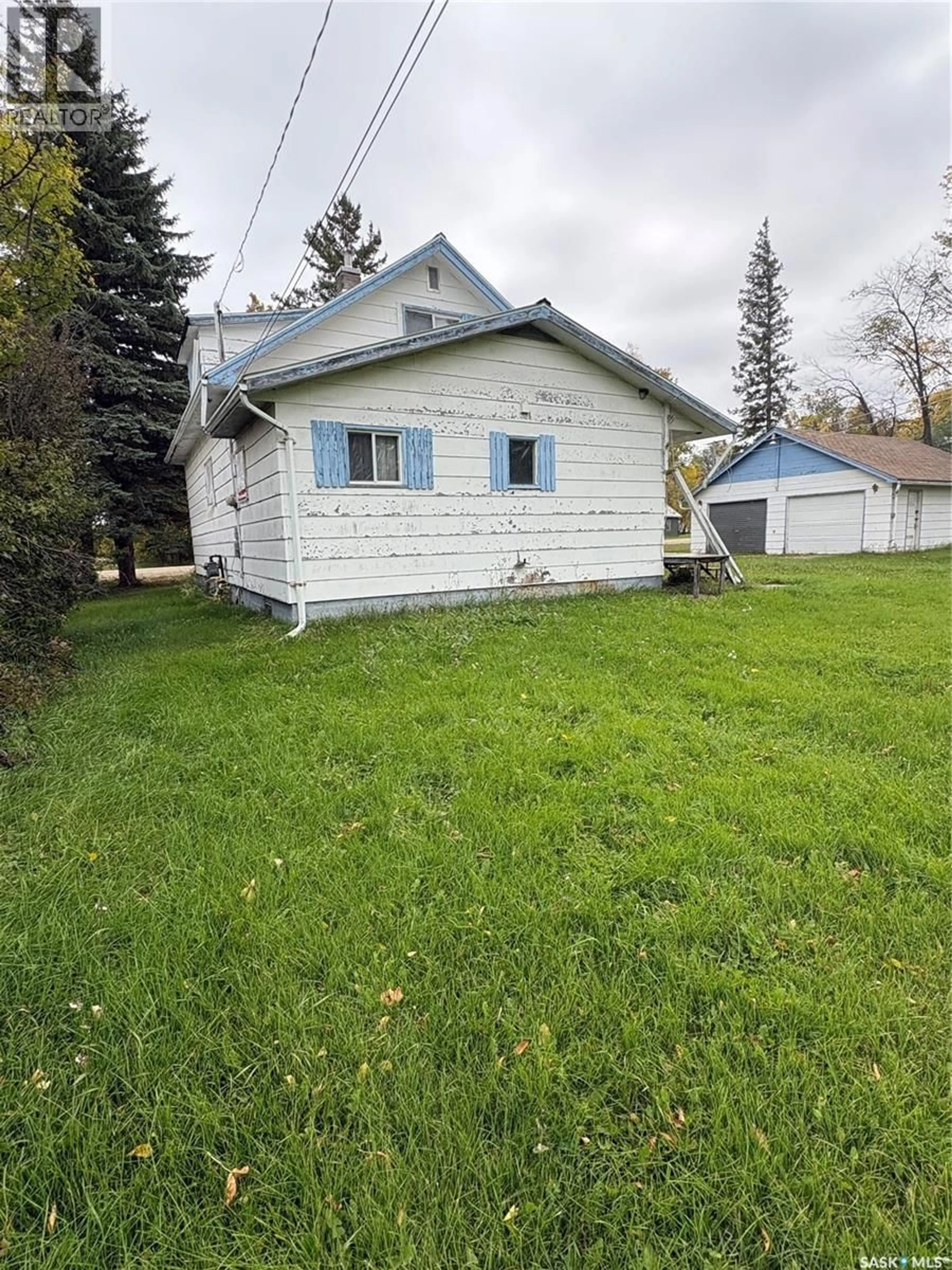 Unknown for 302 & 304 LIVINGSTONE ROAD, Pelly Saskatchewan S0A2Z0
