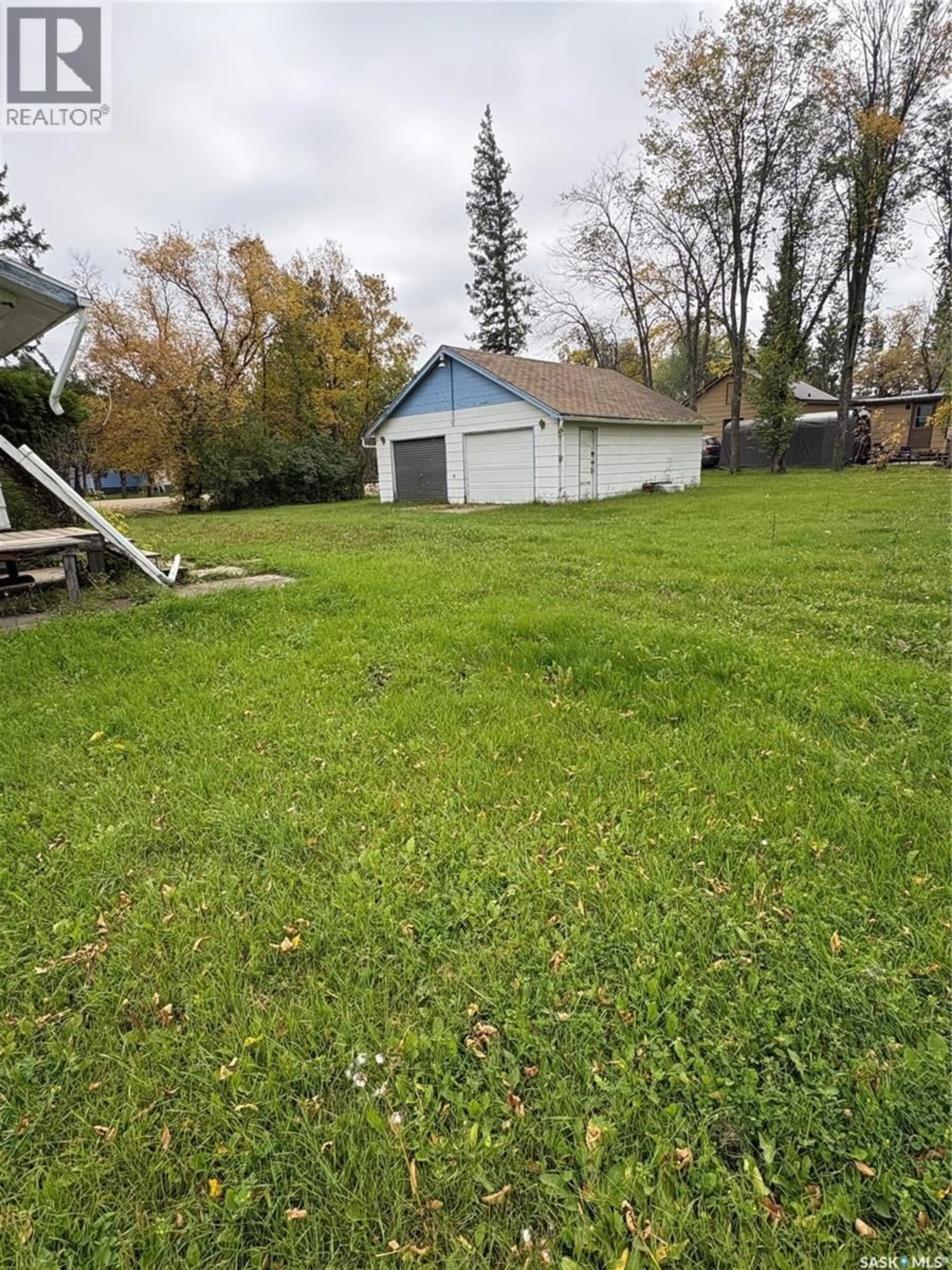 Shed for 302 & 304 LIVINGSTONE ROAD, Pelly Saskatchewan S0A2Z0