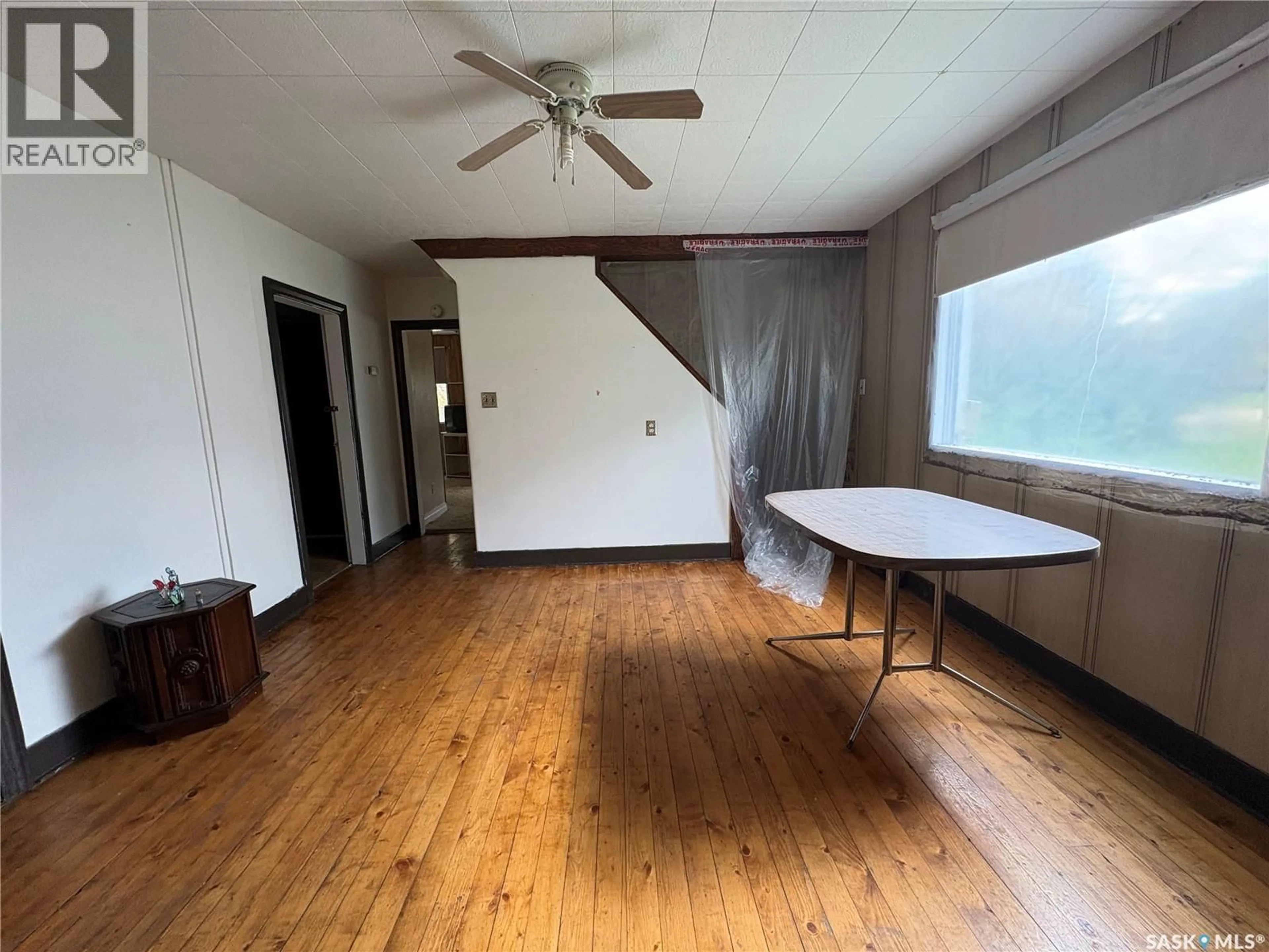 A pic of a room for 302 & 304 LIVINGSTONE ROAD, Pelly Saskatchewan S0A2Z0
