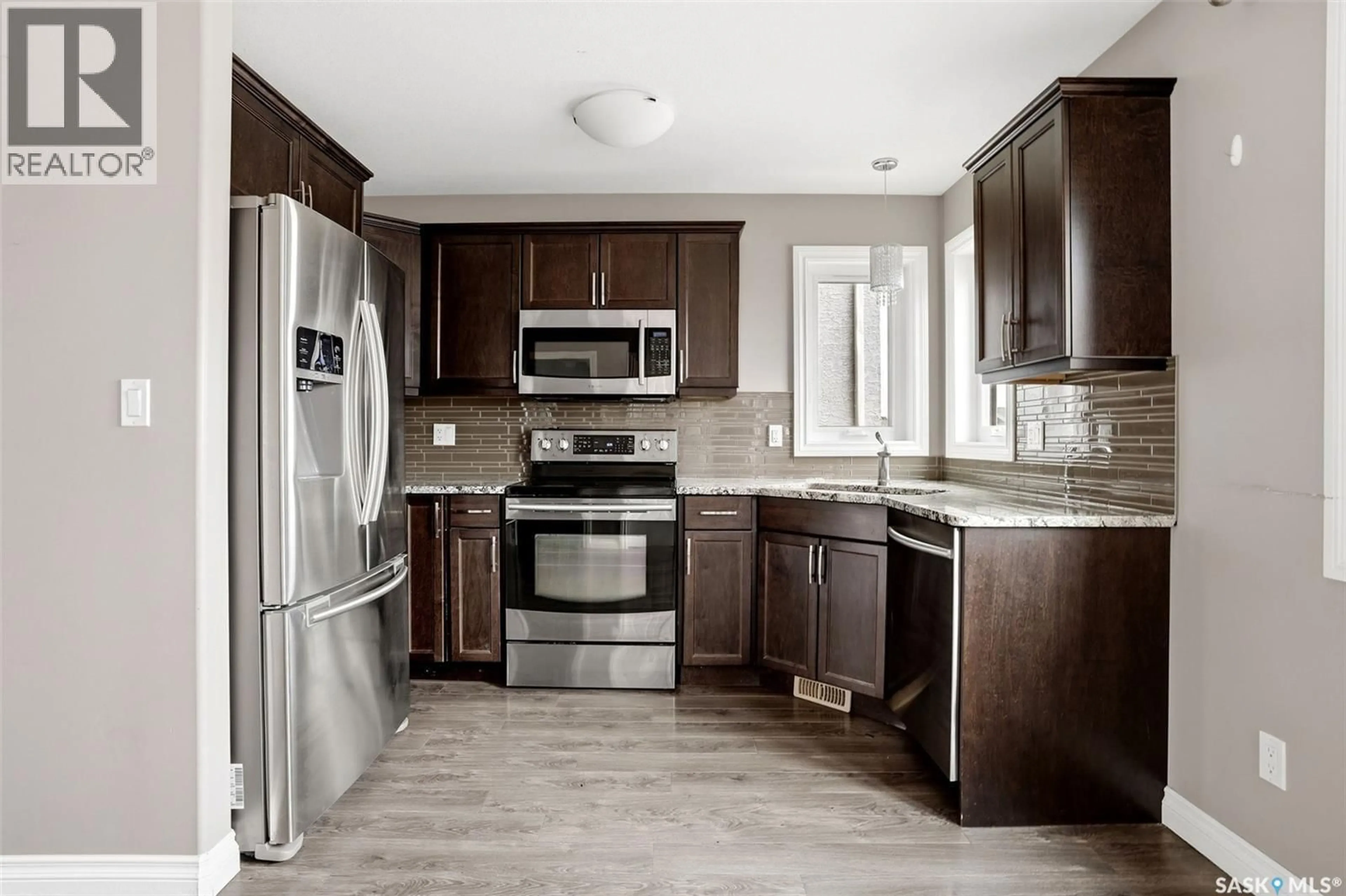 Standard kitchen, ceramic/tile floor for 1137 JURASIN STREET, Regina Saskatchewan S4X0K1