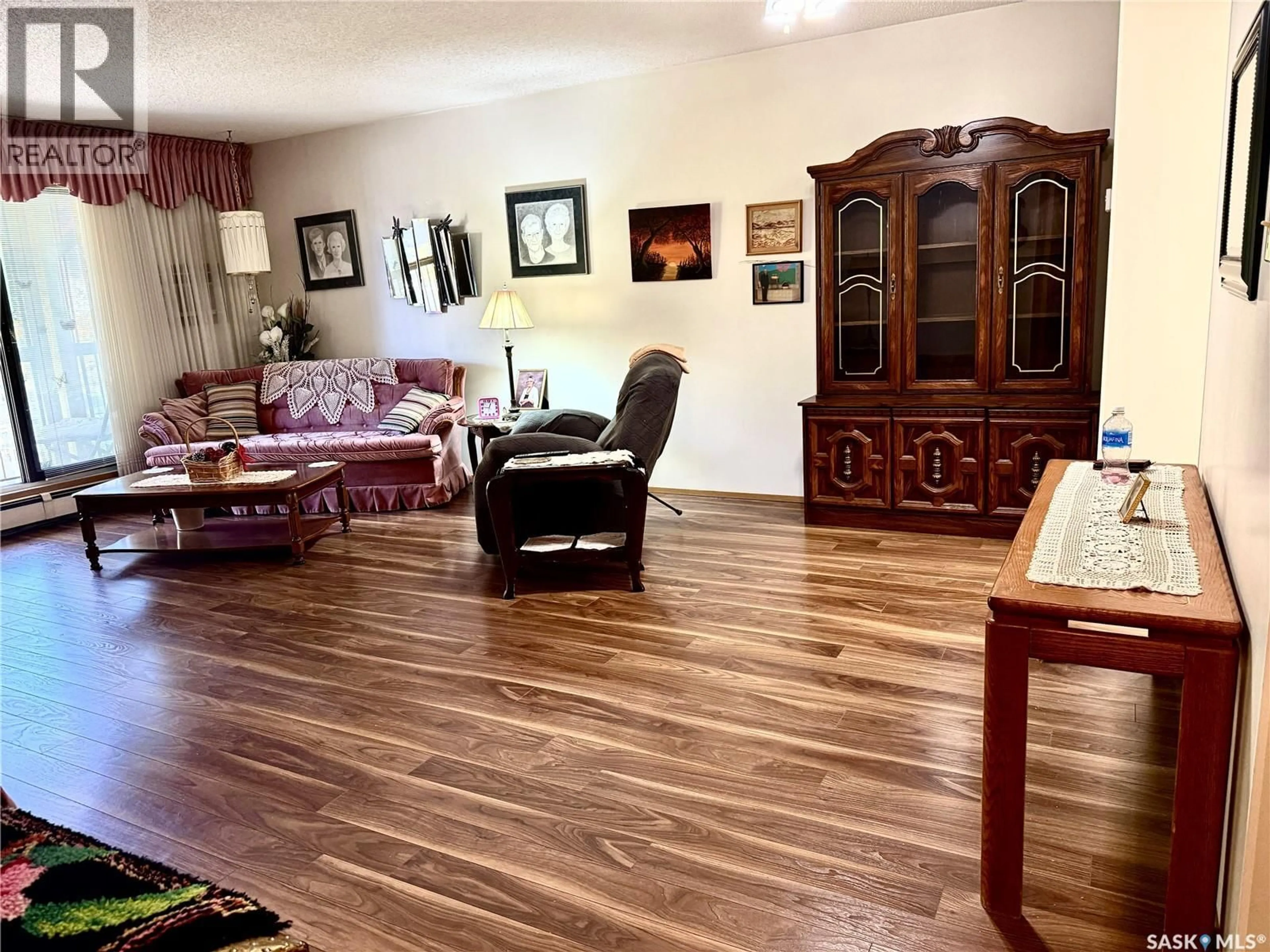 A pic of a room for 305 - 525 5TH AVENUE N, Saskatoon Saskatchewan S7K2R1