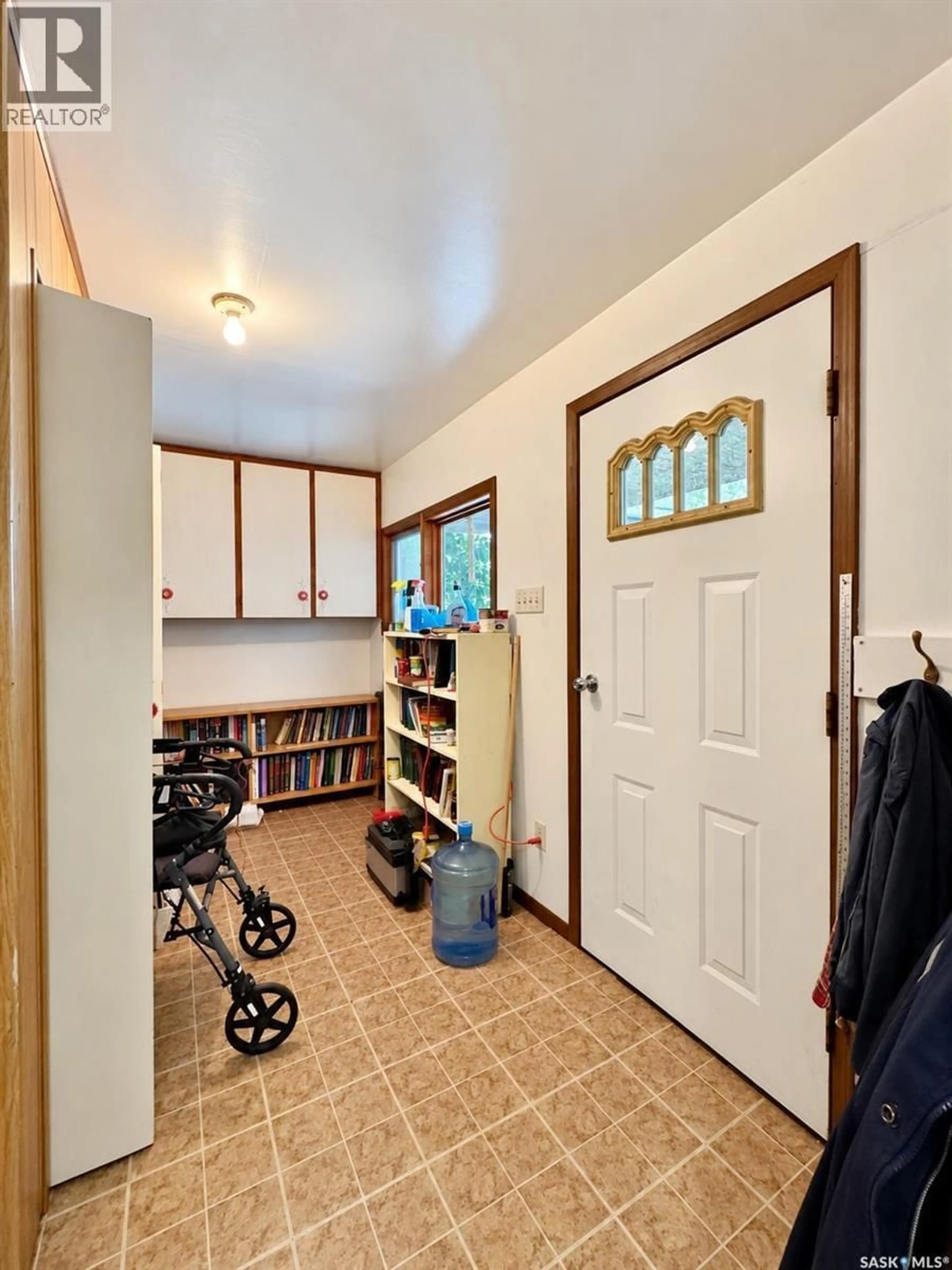 Indoor entryway for 205 MAIN STREET, Gerald Saskatchewan S0A0X0