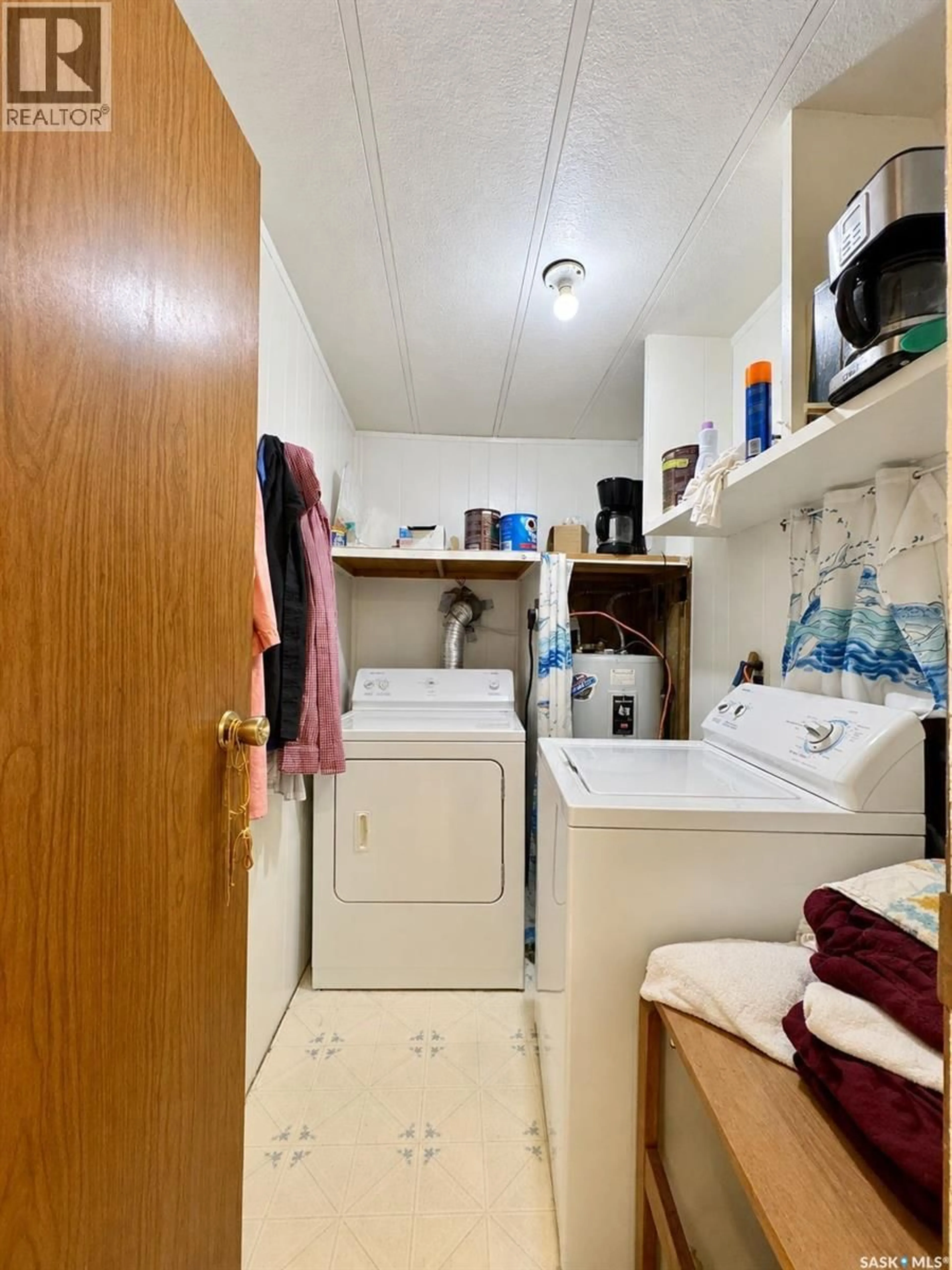 Laundry room for 205 MAIN STREET, Gerald Saskatchewan S0A0X0