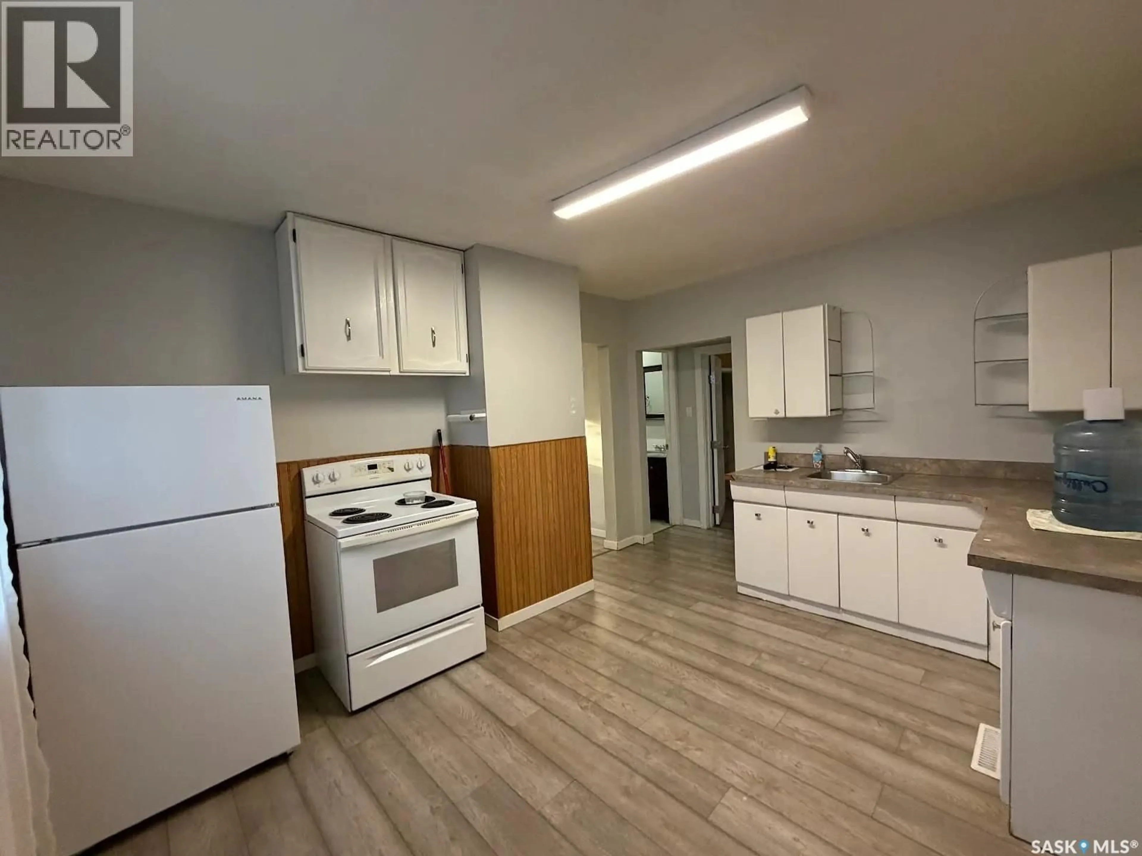 Standard kitchen, unknown for 143 SIXTH AVENUE, Yorkton Saskatchewan S3N0X9