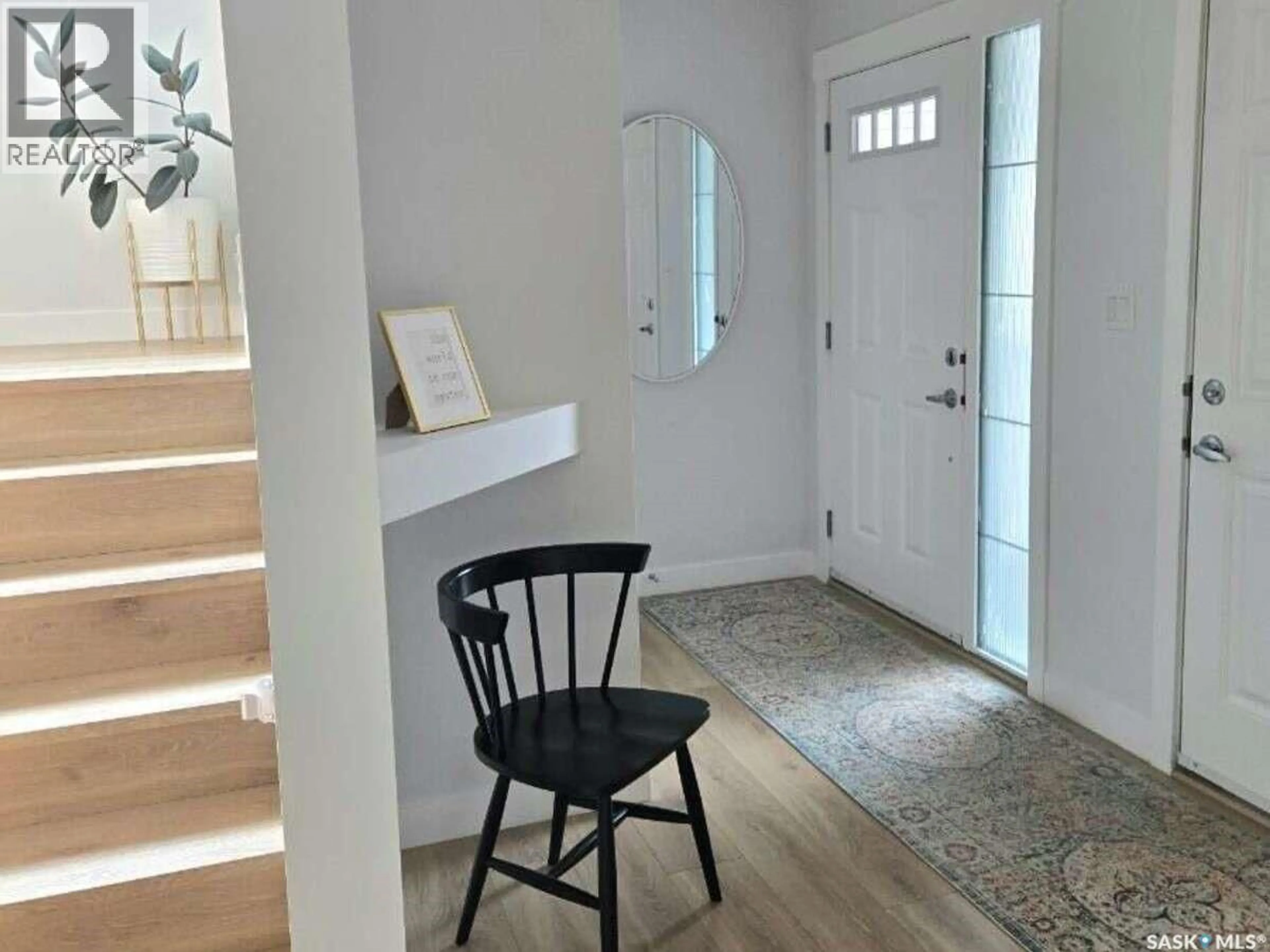 Indoor entryway for 5432 BOYER BAY, Regina Saskatchewan S4V3P2