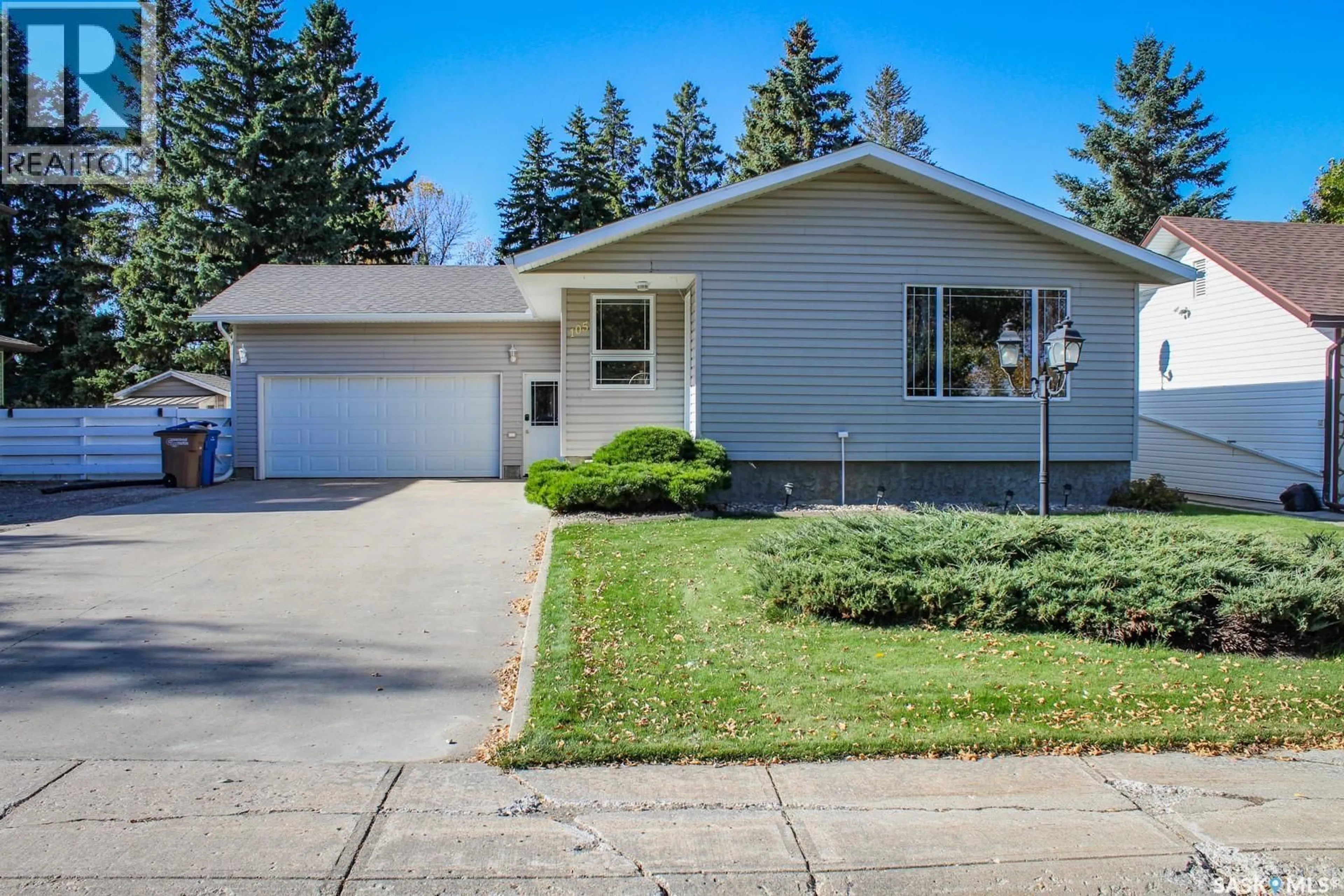 Home with vinyl exterior material, street for 105 LANCASTER STREET, Melfort Saskatchewan S0E1A0