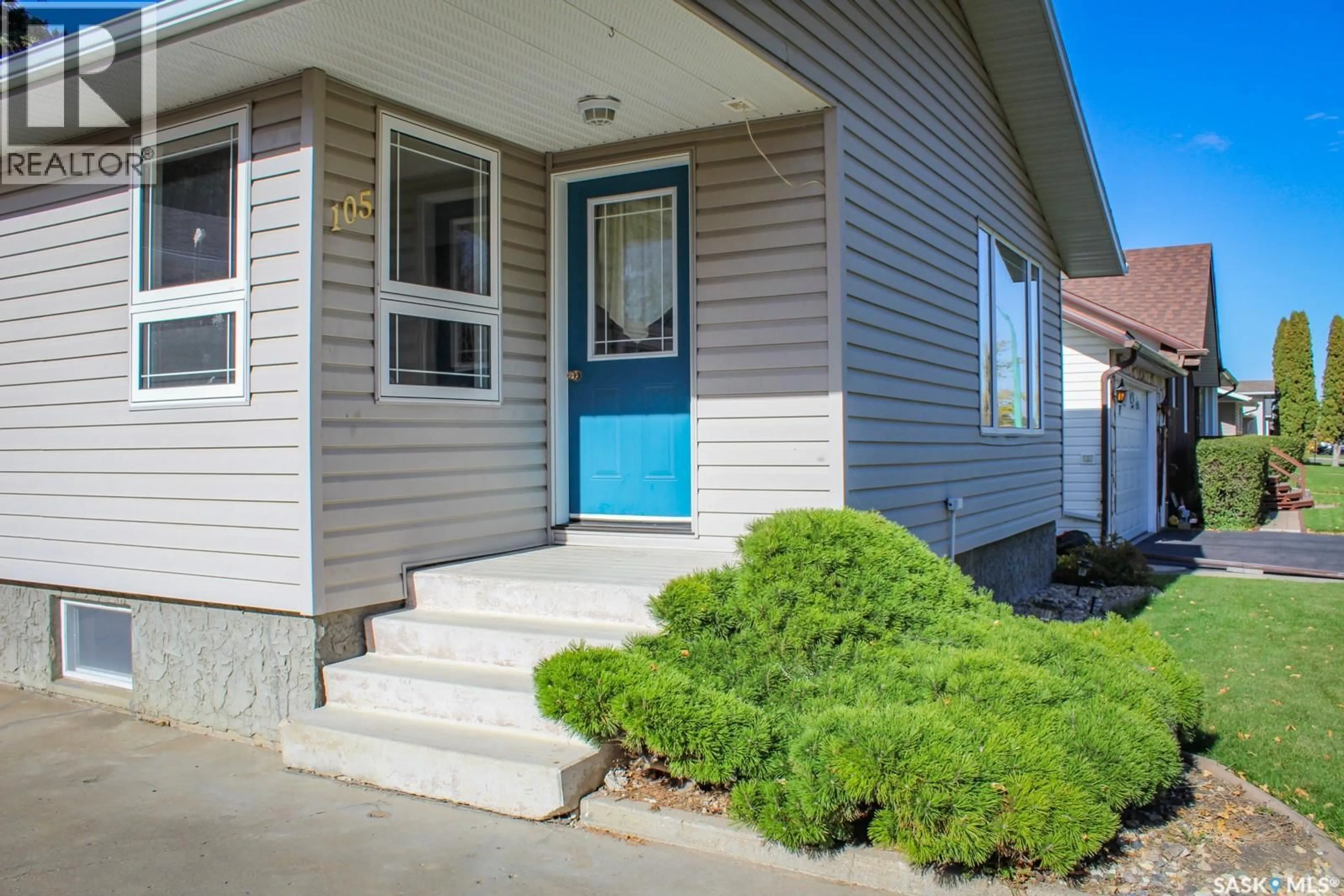 Home with vinyl exterior material, street for 105 LANCASTER STREET, Melfort Saskatchewan S0E1A0