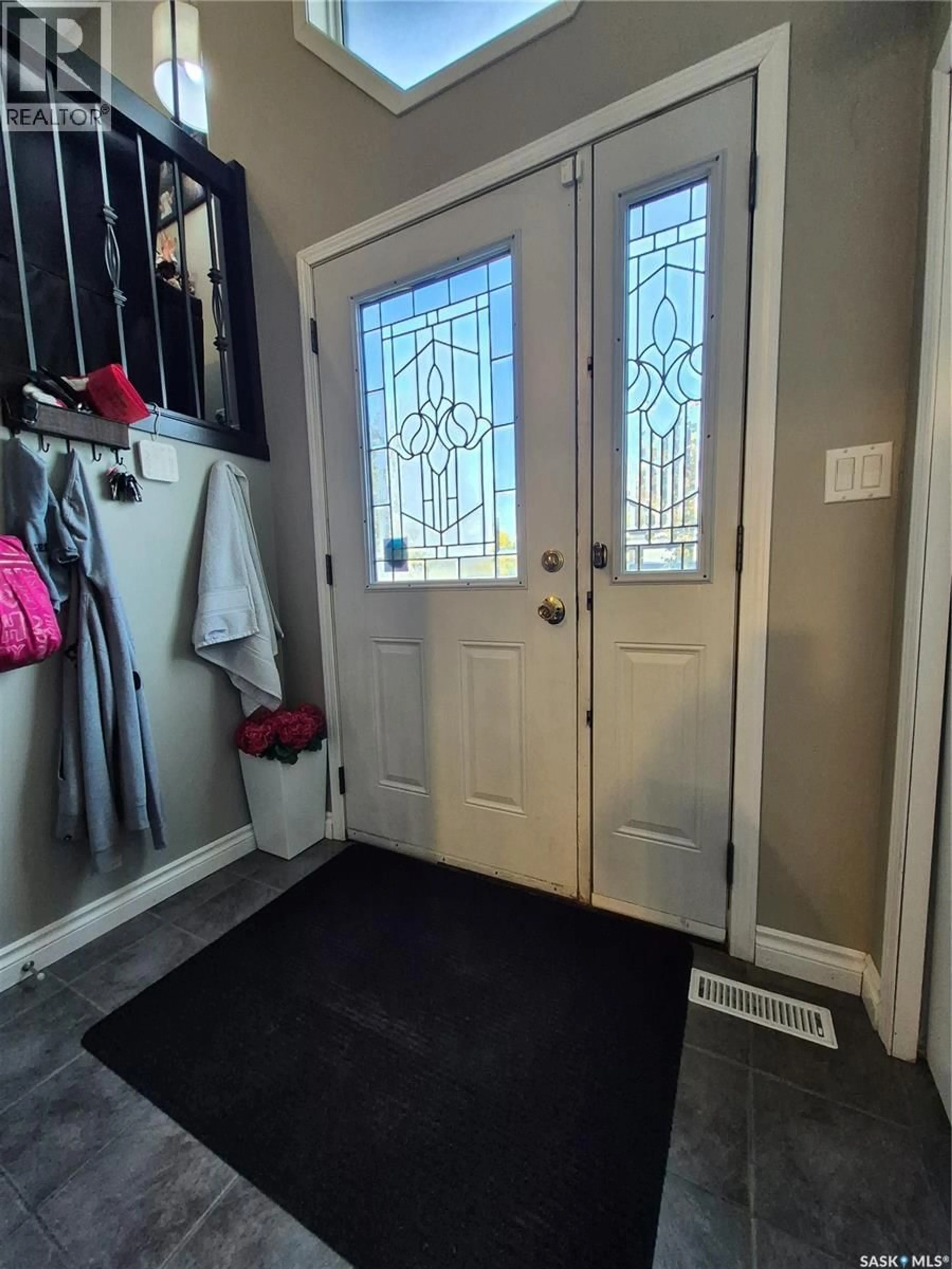 Indoor entryway for 221 BEAN CRESCENT, Weyburn Saskatchewan S4H3A3