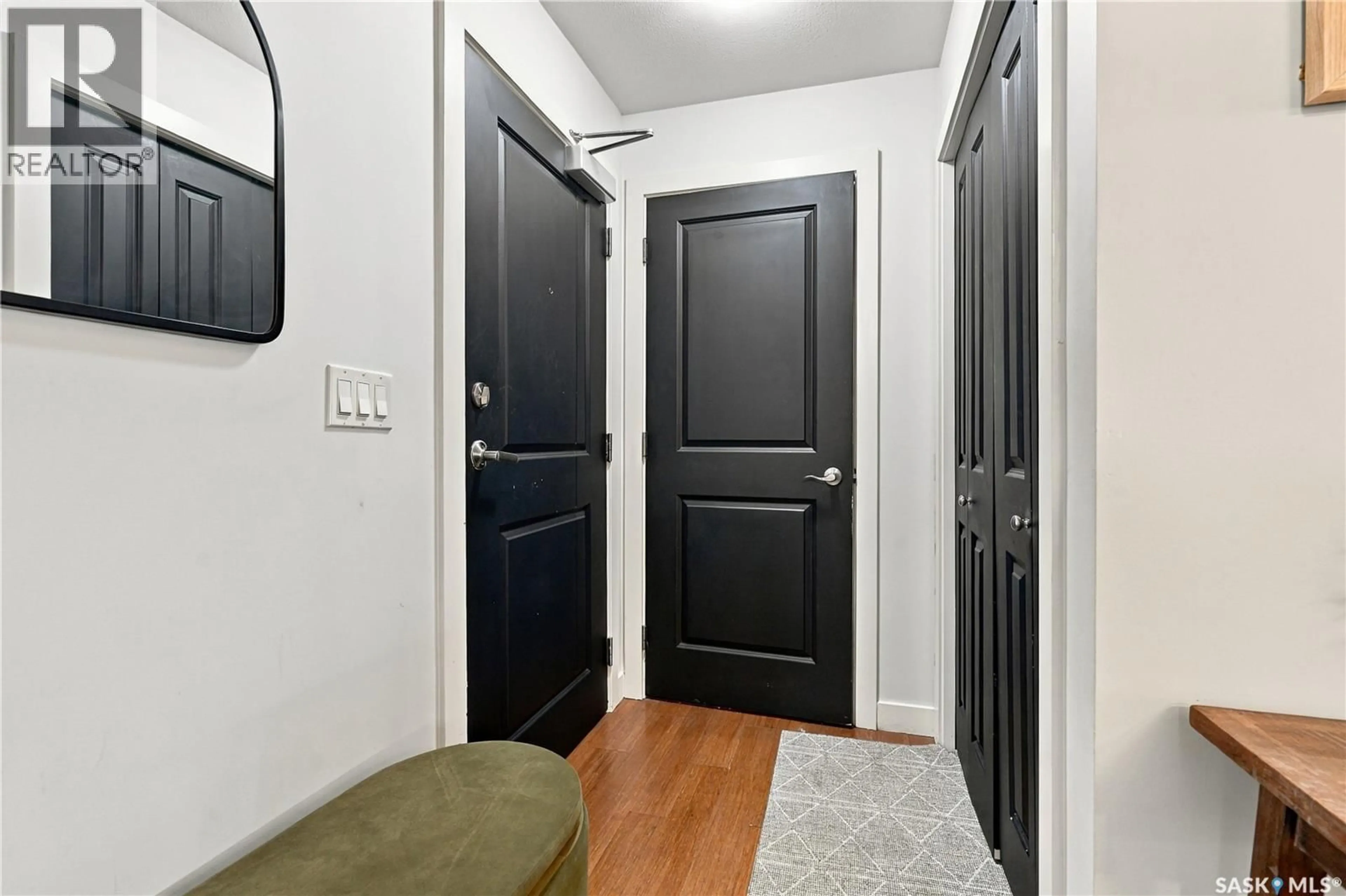 Indoor entryway for 415 - 213b HUNTER ROAD, Saskatoon Saskatchewan S7T0J8