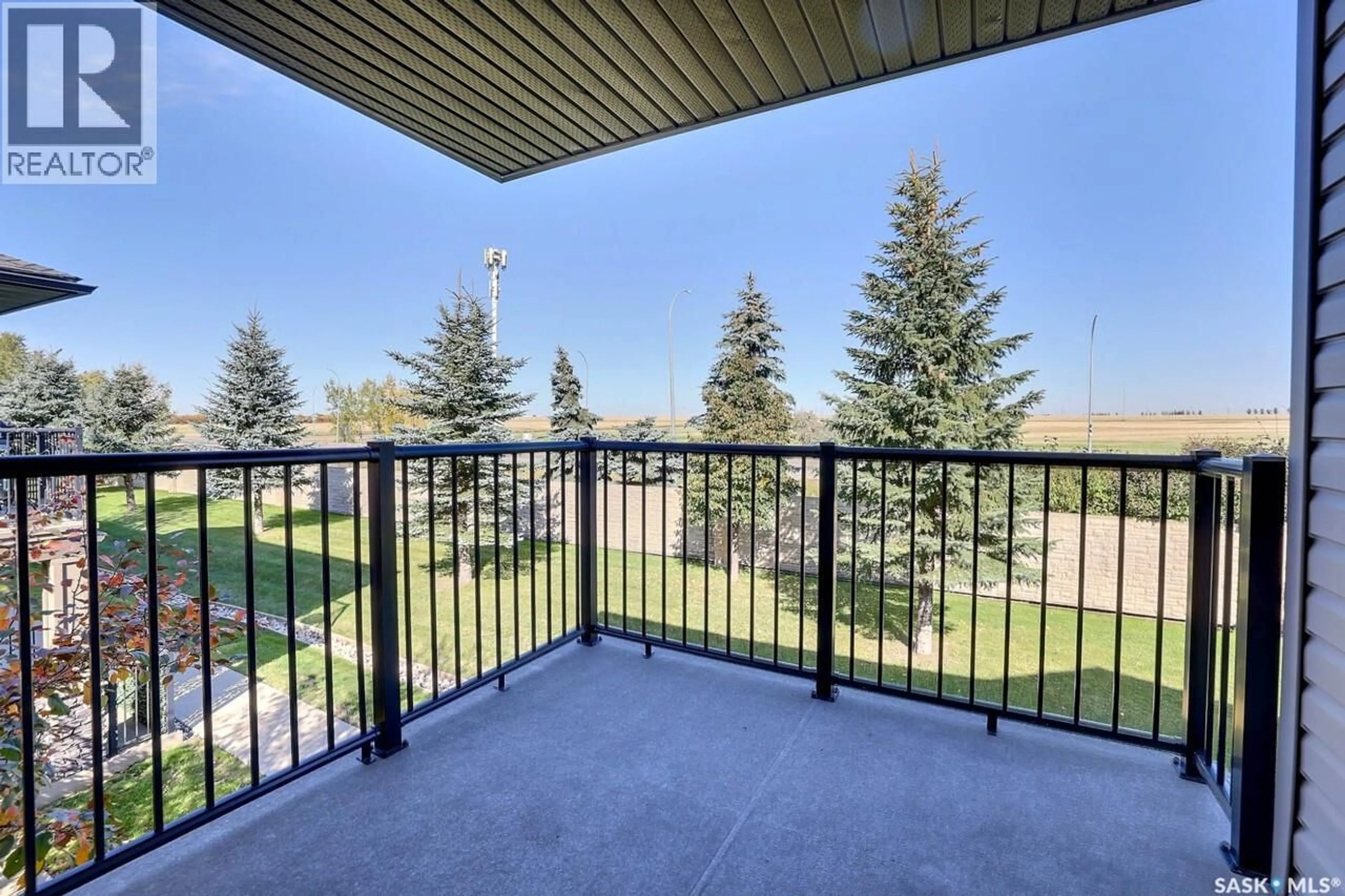 Patio, water/lake/river/ocean view for 113 - 5521 BLAKE CRESCENT, Regina Saskatchewan S4X0J1