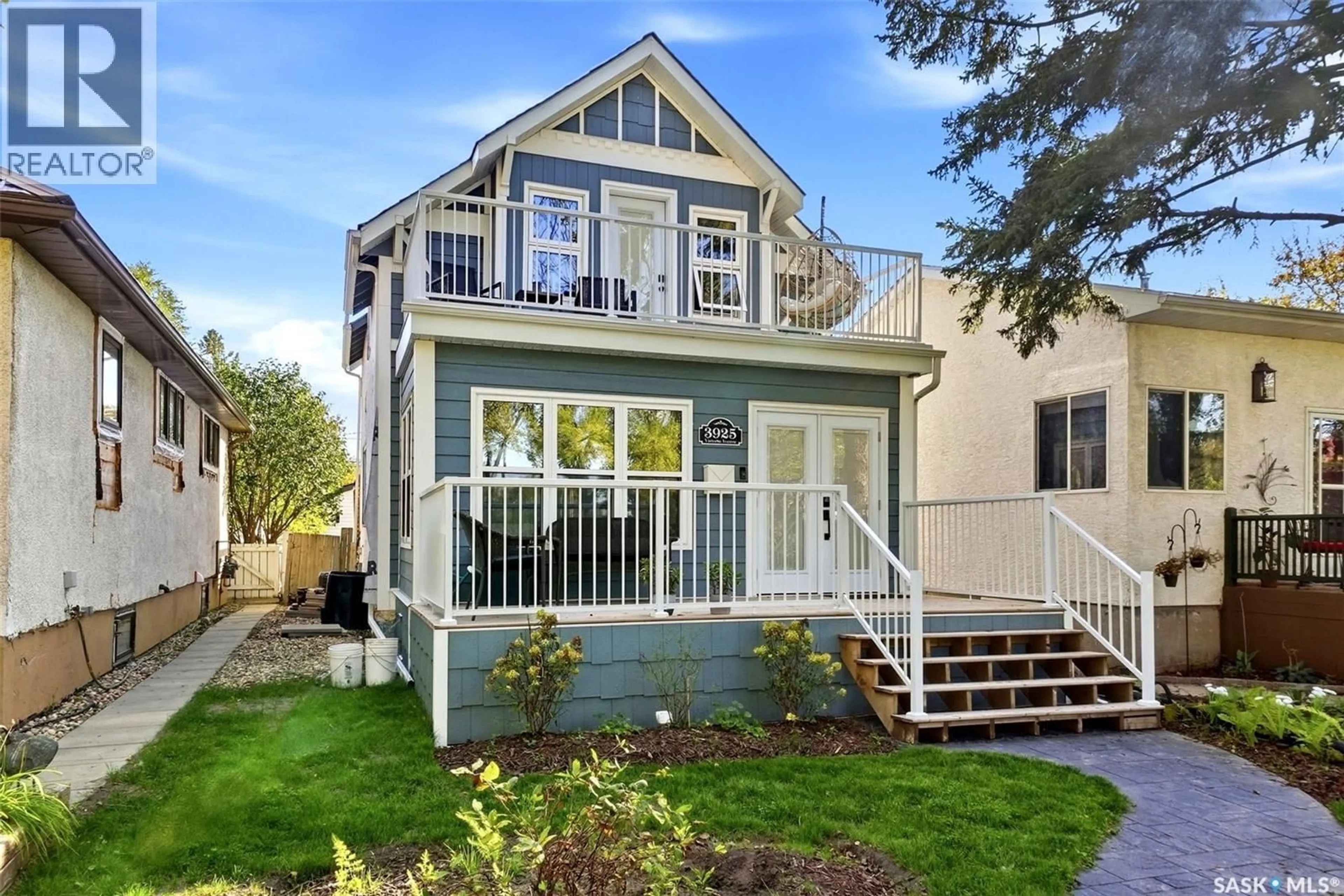 Home with vinyl exterior material, street for 3925 VICTORIA AVENUE, Regina Saskatchewan S4T1M7