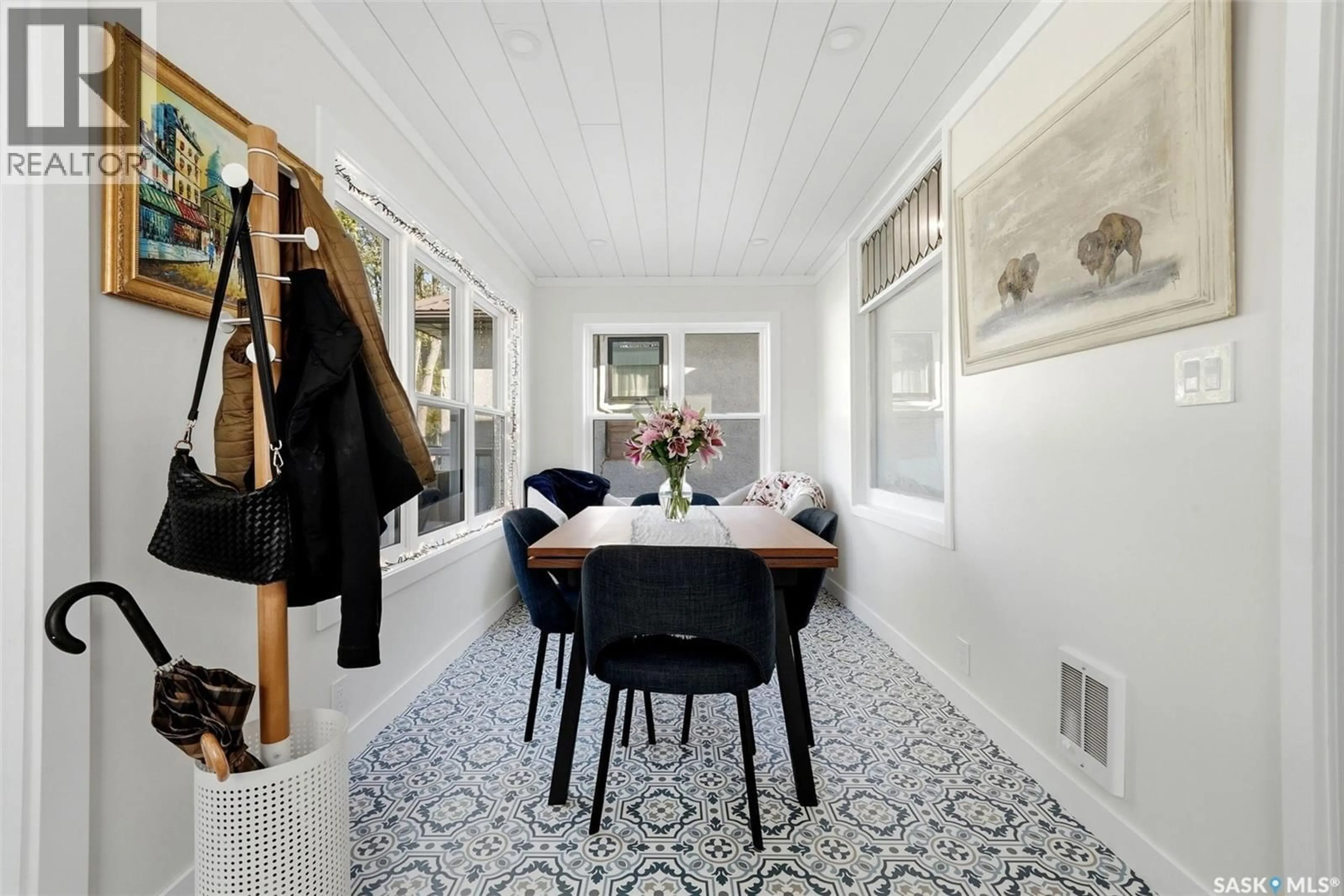 Dining room, ceramic/tile floor for 3925 VICTORIA AVENUE, Regina Saskatchewan S4T1M7