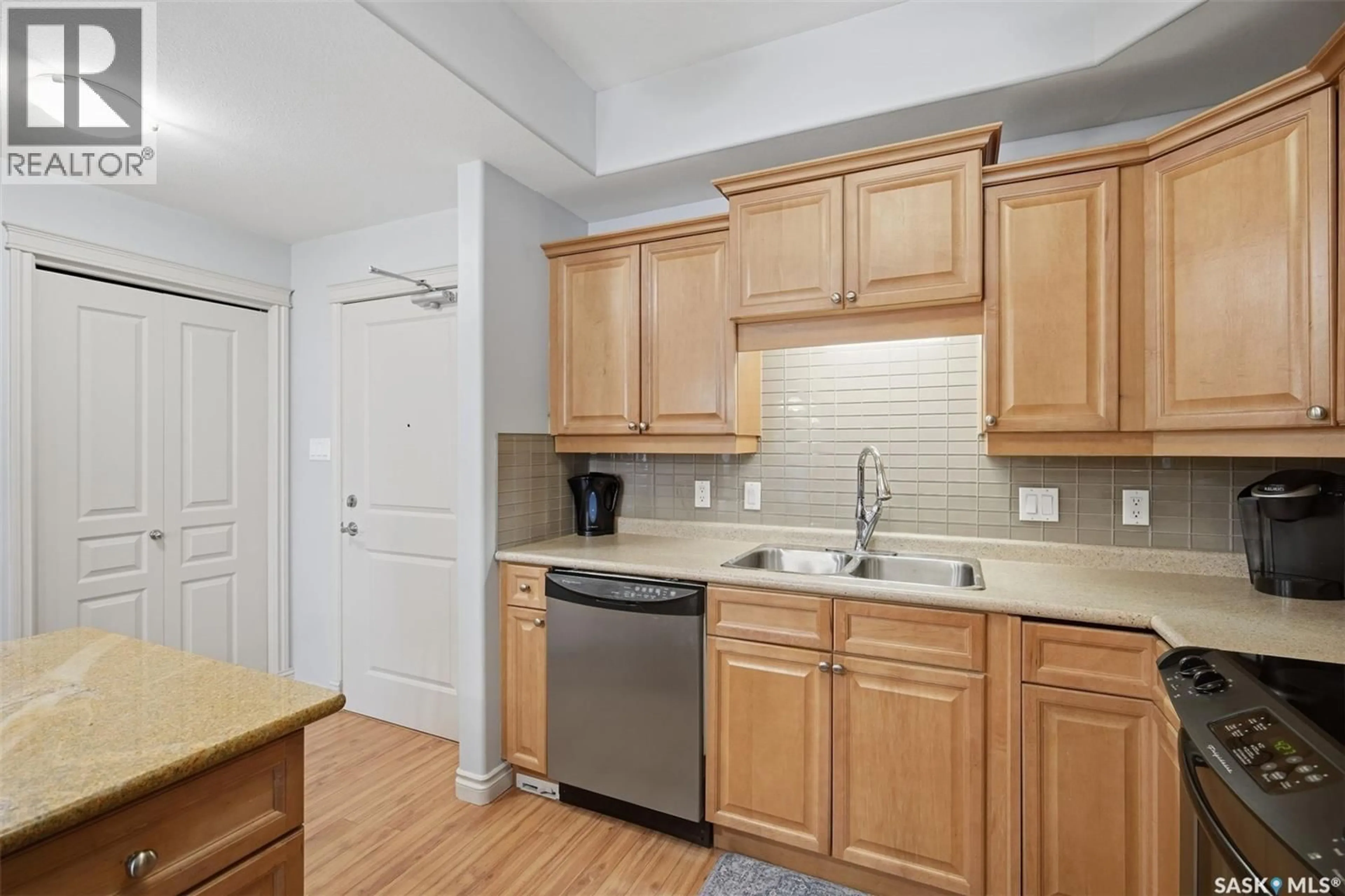 Standard kitchen, unknown for 619 - 315 SASKATCHEWAN CRESCENT, Saskatoon Saskatchewan S7M0A5