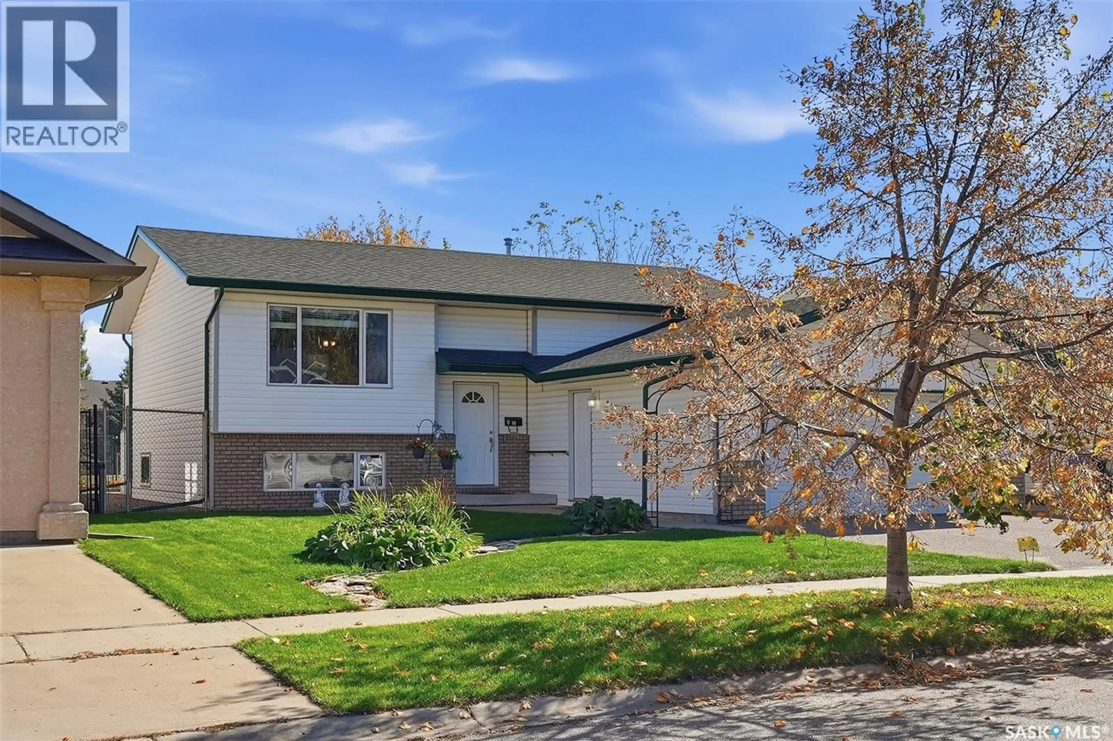 Home with vinyl exterior material, street for 10 TURNER PLACE, Prince Albert Saskatchewan S6X1C1