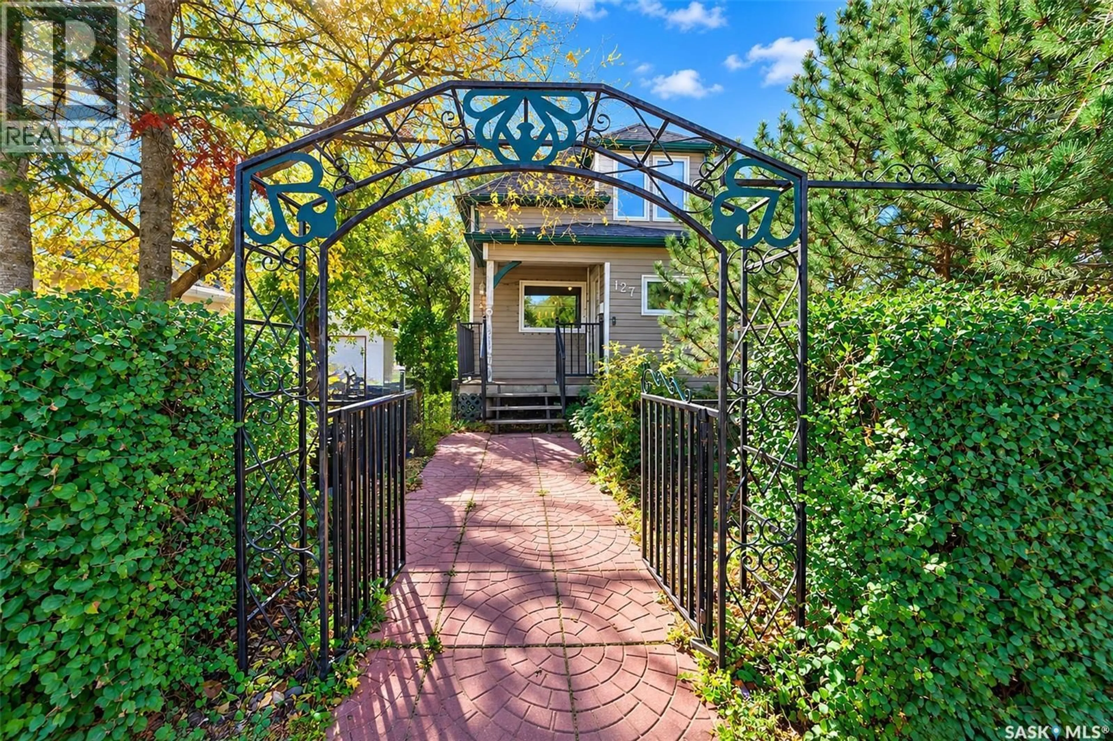 Indoor entryway for 127 1ST AVENUE, Osler Saskatchewan S0K3A0