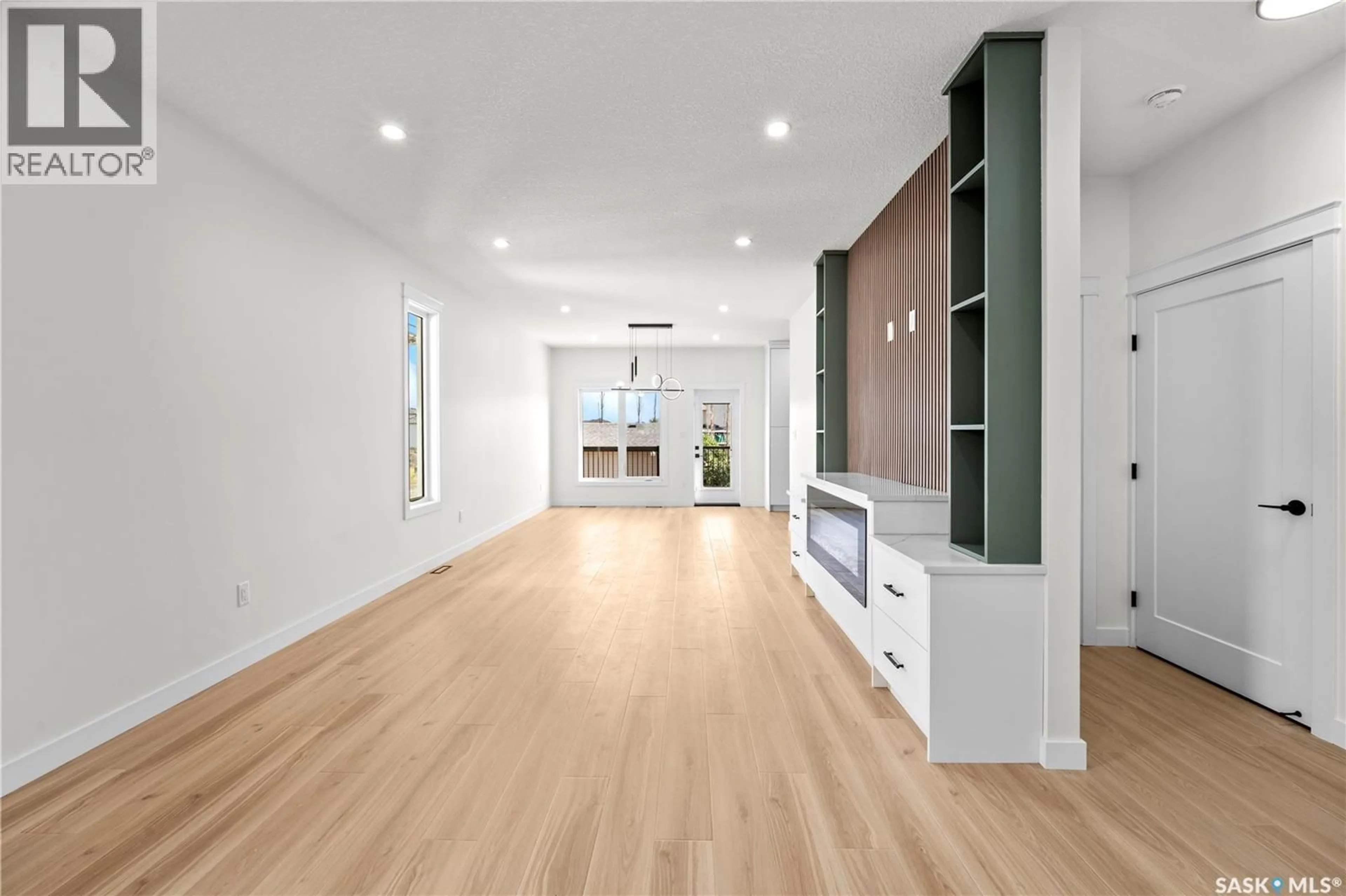 Indoor entryway for 859 NIGHTINGALE ROAD, Saskatoon Saskatchewan S7L7R5
