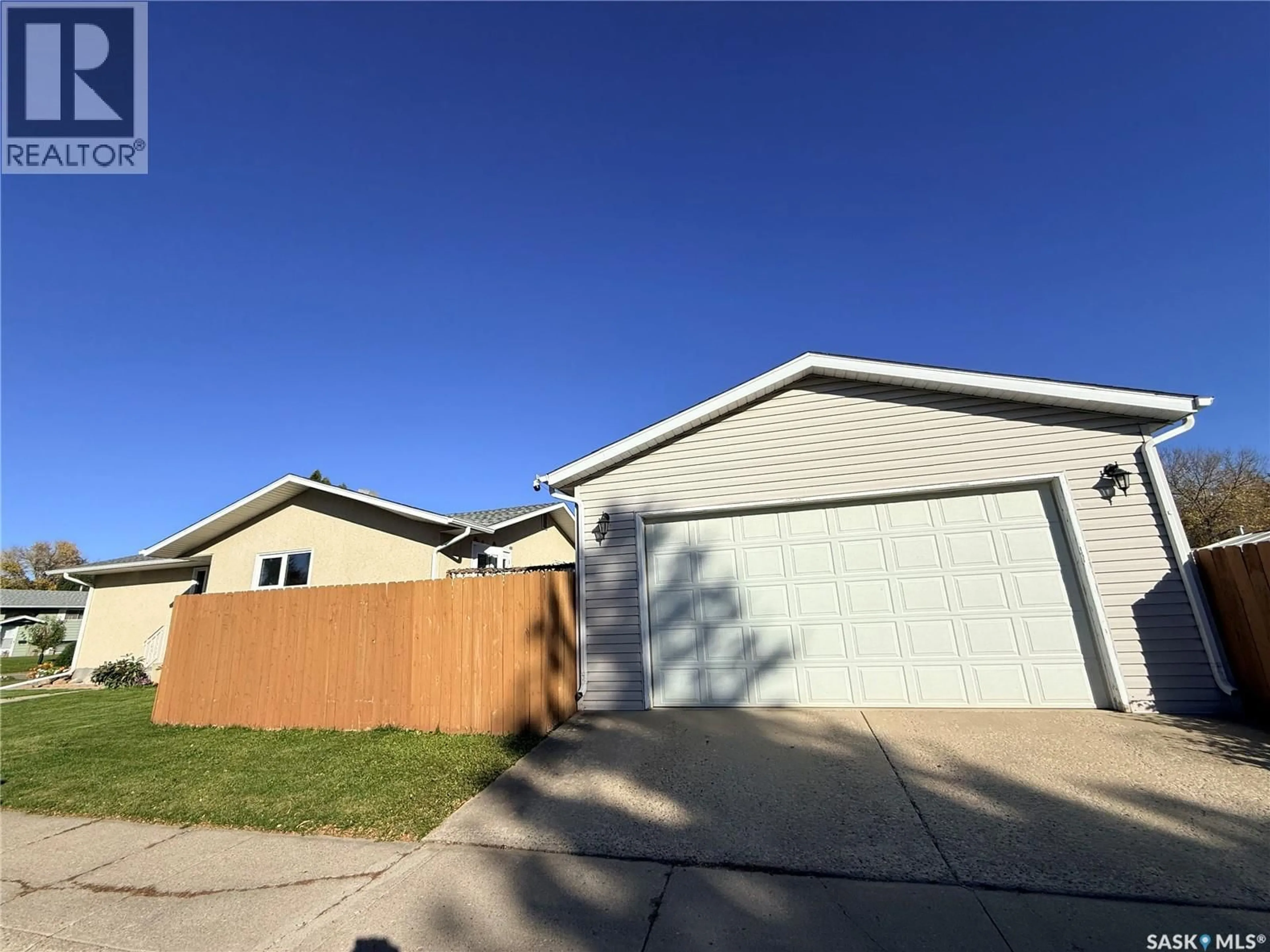 Unknown for 389 MEIGHEN CRESCENT, Saskatoon Saskatchewan S7L4W6