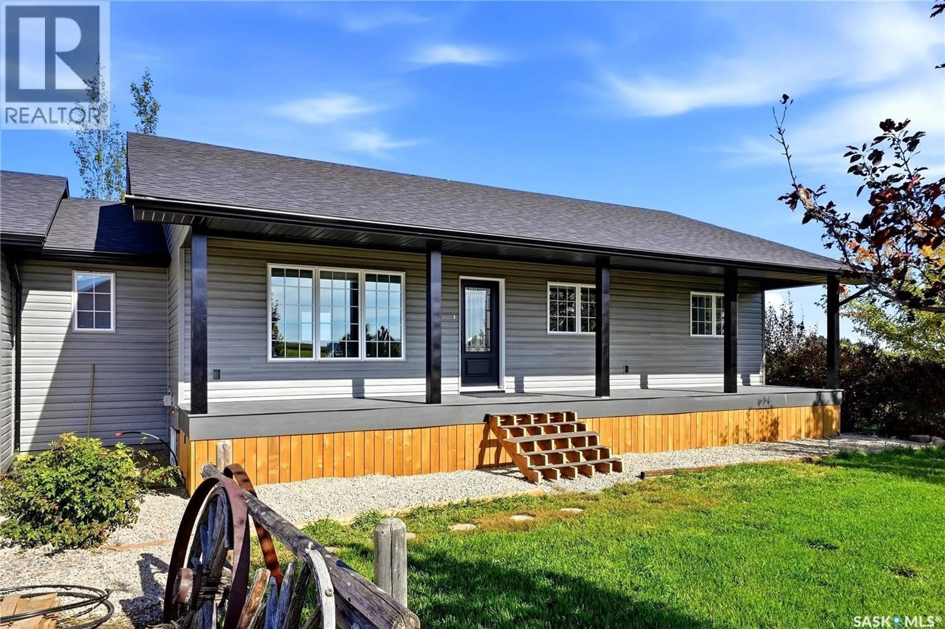 Home with vinyl exterior material, building for BRADY ACREAGE, Lumsden Rm No. 189 Saskatchewan S0G0W0