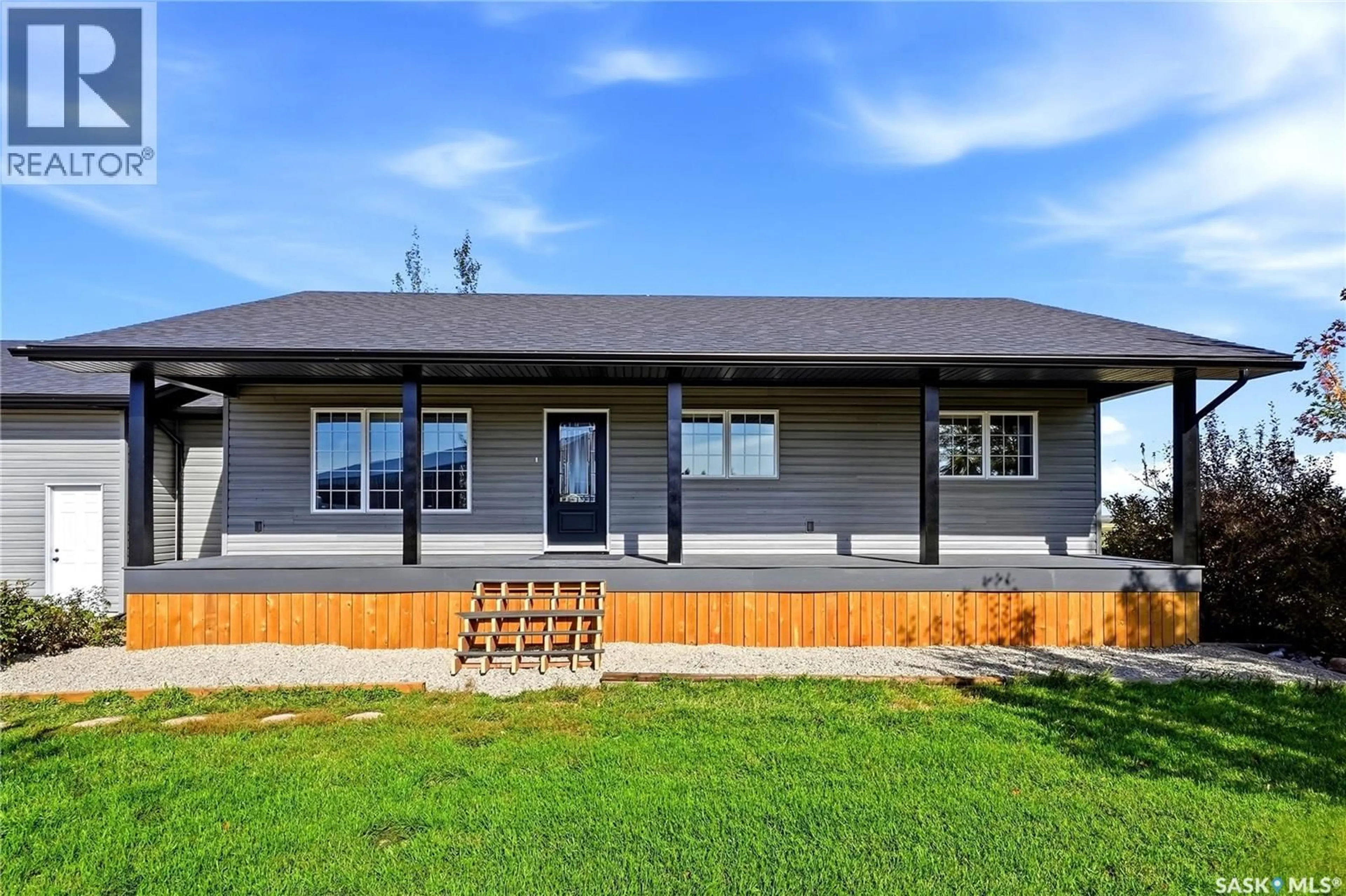 Home with vinyl exterior material, building for BRADY ACREAGE, Lumsden Rm No. 189 Saskatchewan S0G0W0