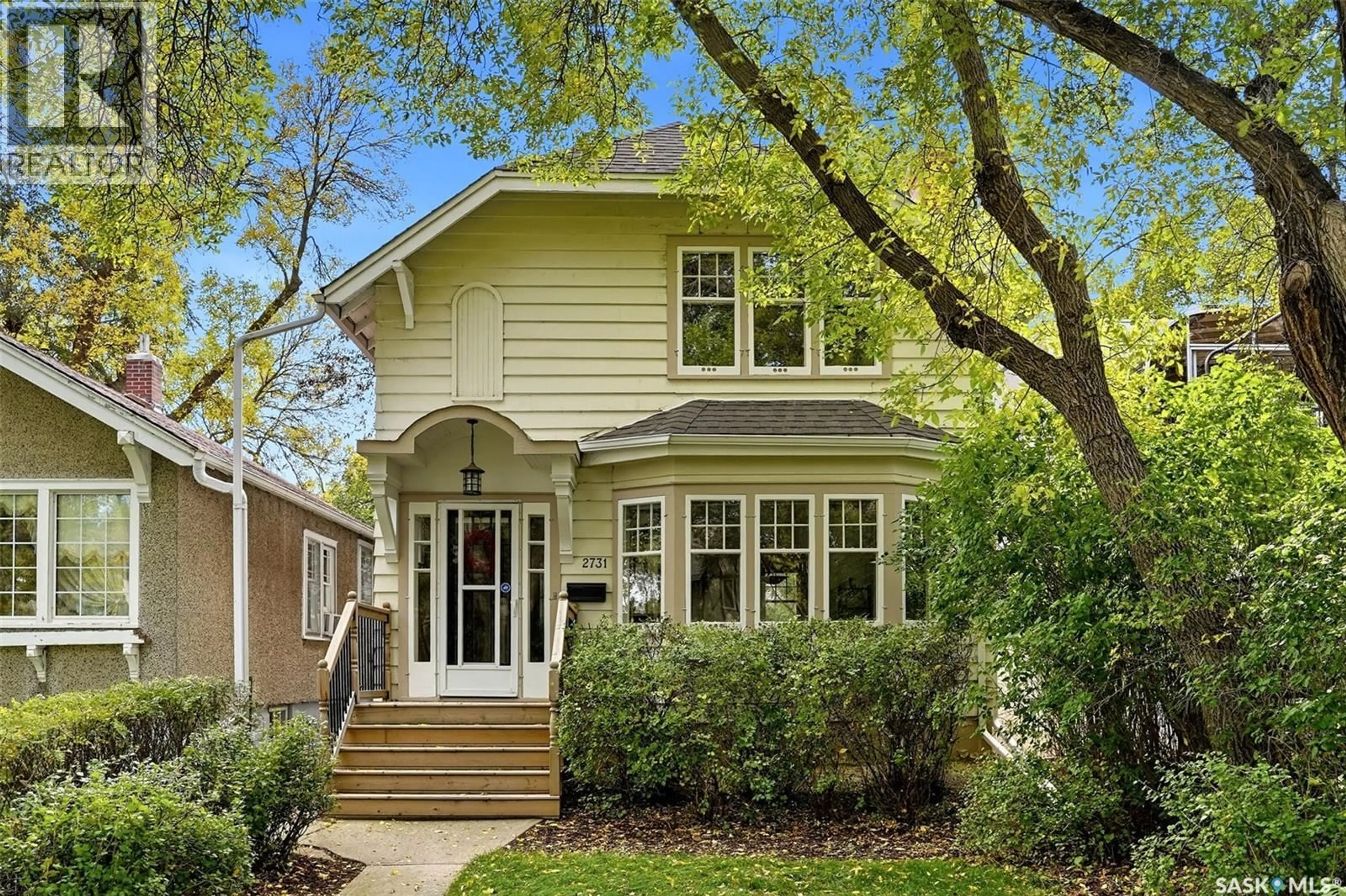 Home with vinyl exterior material, street for 2731 HILL AVENUE, Regina Saskatchewan S4S0V5