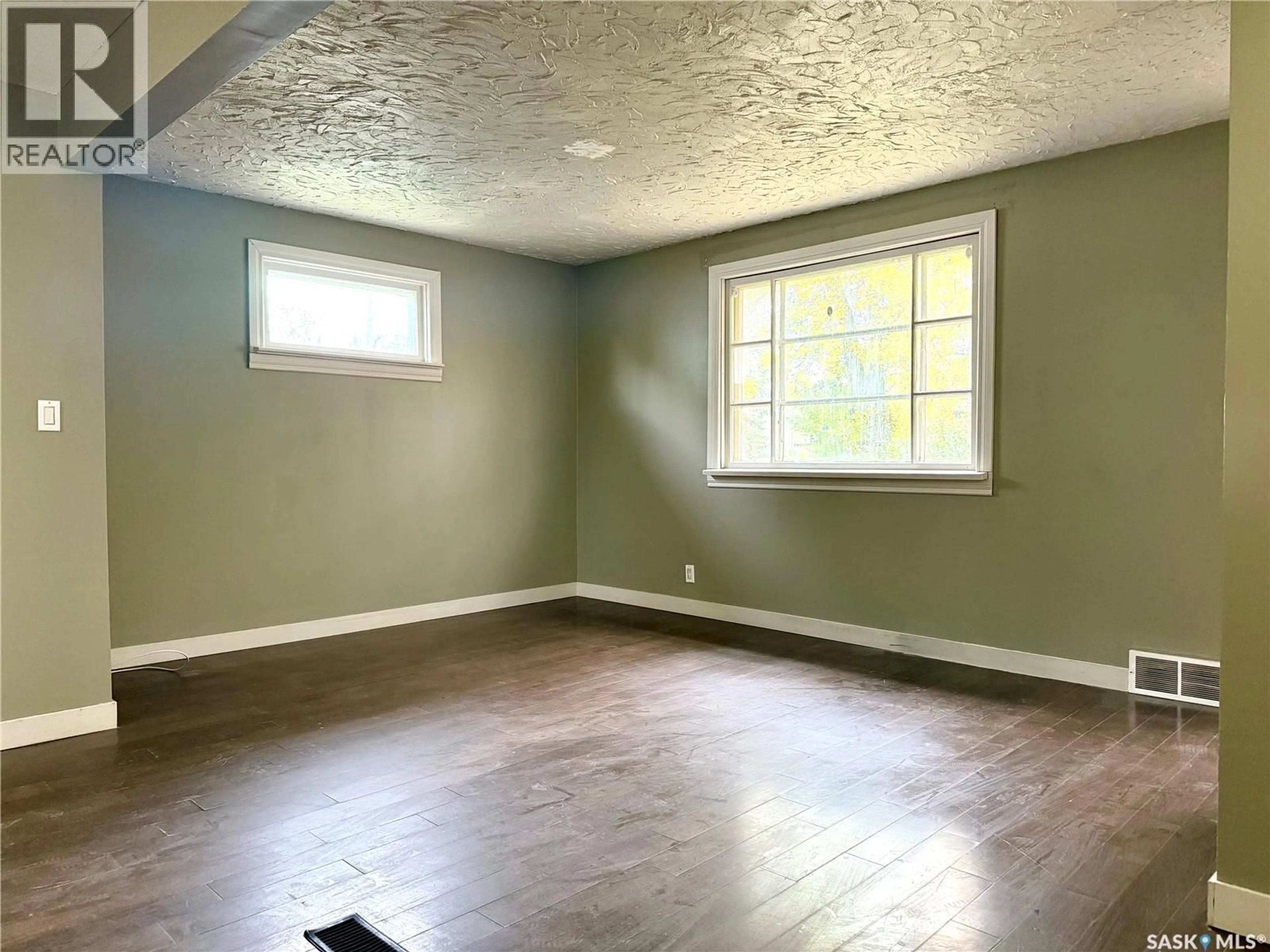 A pic of a room for 221 4TH AVENUE, Yorkton Saskatchewan S3N1B5