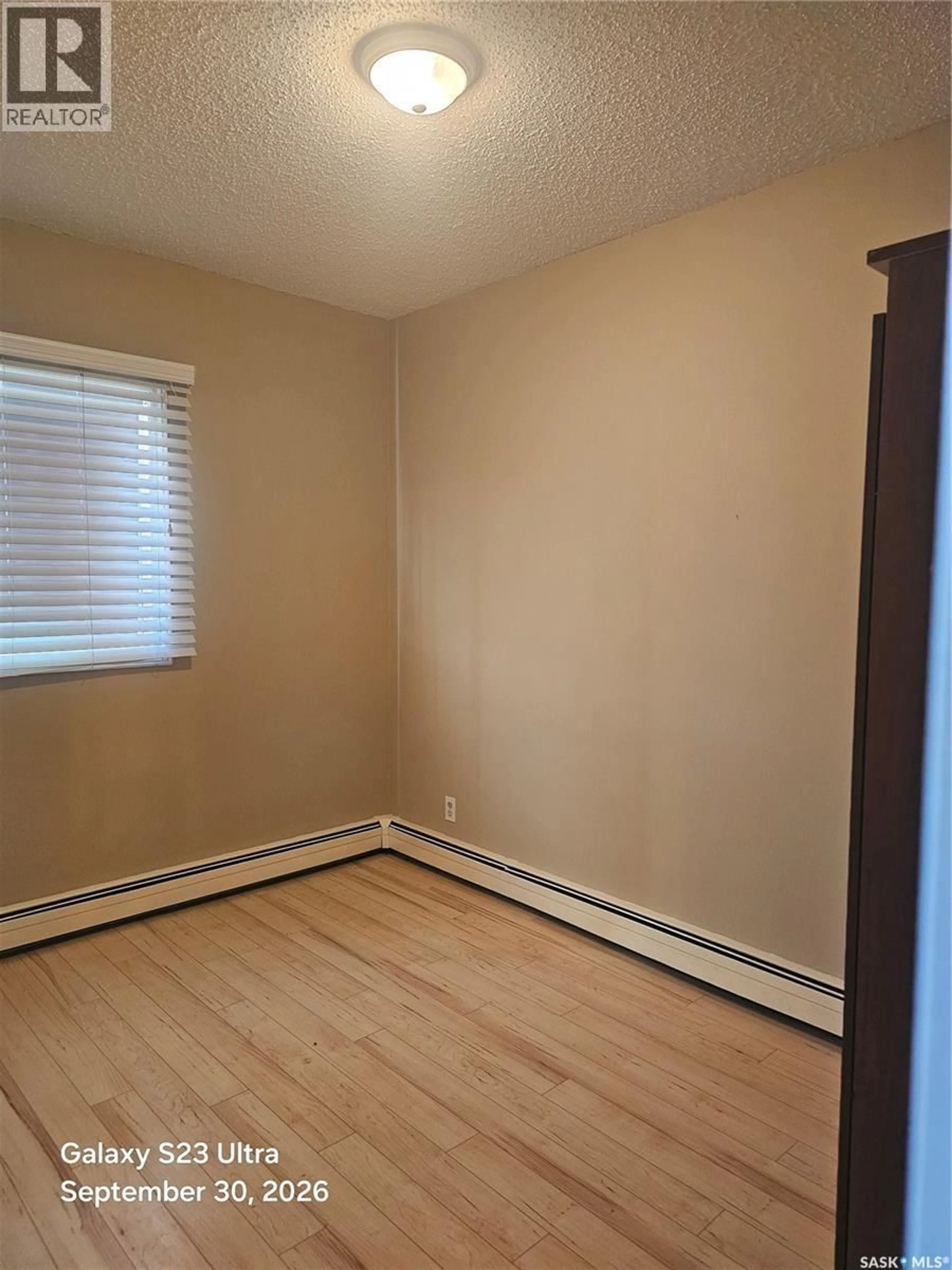 A pic of a room for A - 201 8TH STREET, Saskatoon Saskatchewan S7H5L4
