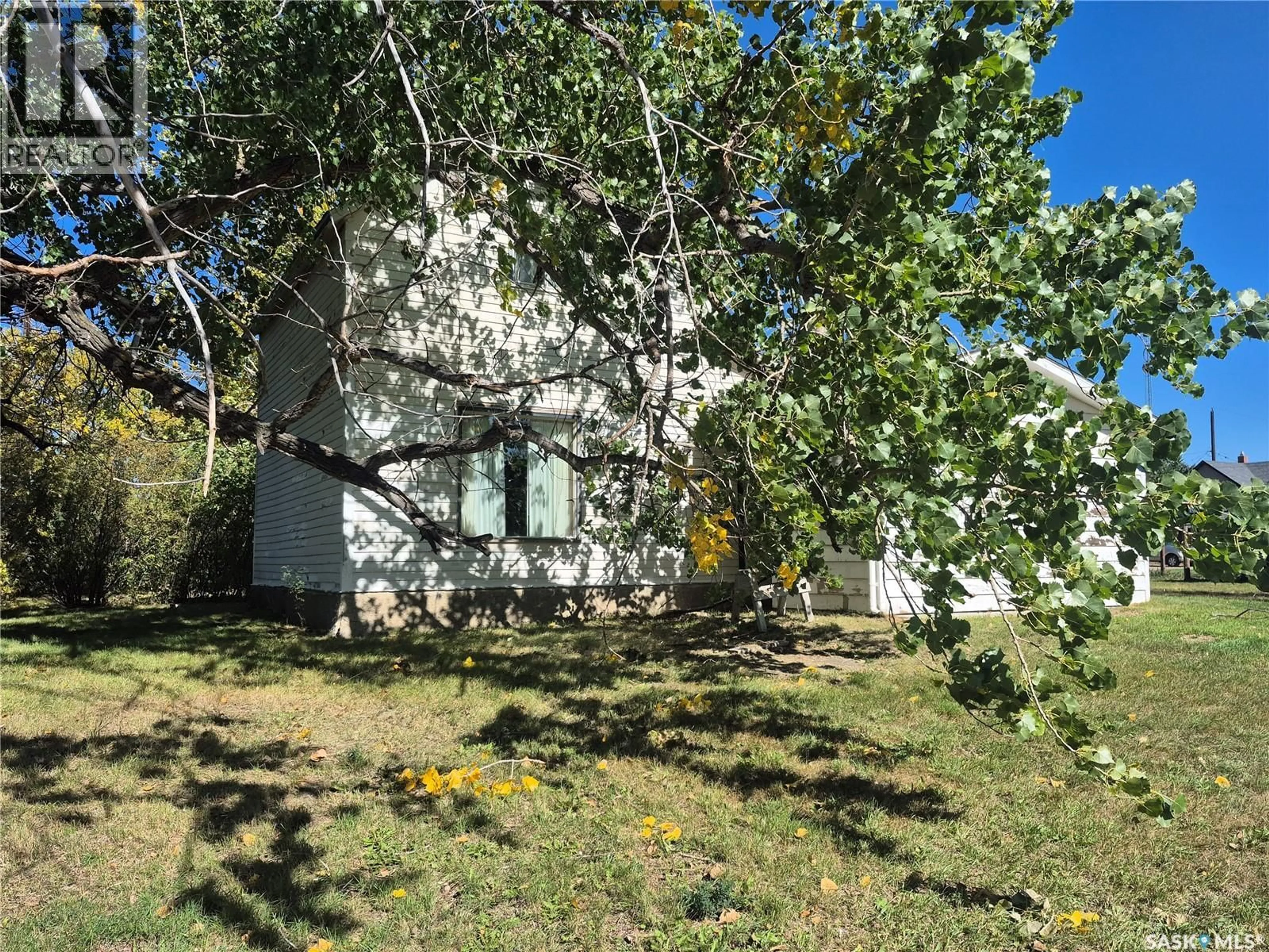 A pic from outside/outdoor area/front of a property/back of a property/a pic from drone, unknown for 130 FORSYTH STREET, Radville Saskatchewan S0C2G0