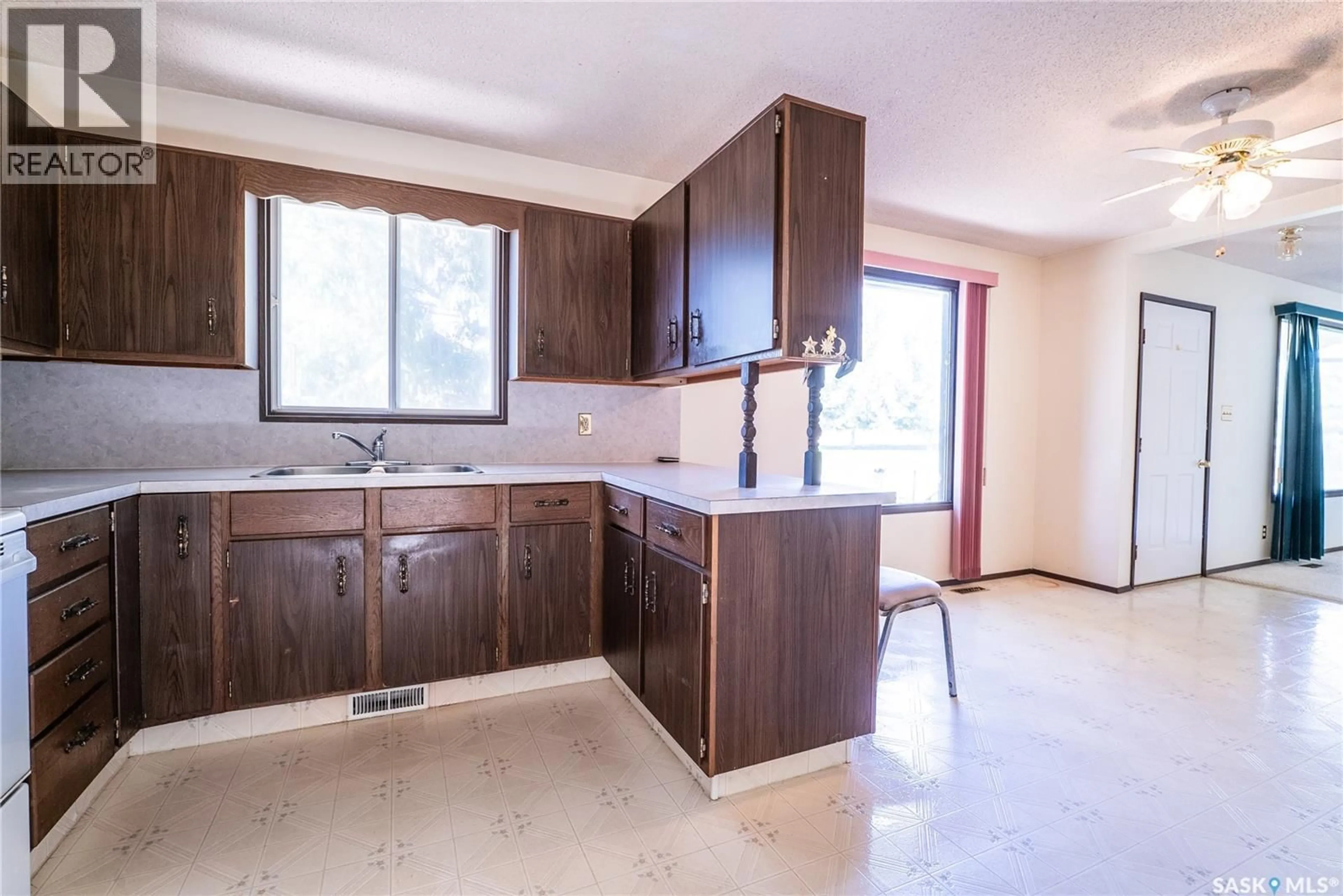 Standard kitchen, unknown for 219 RAILWAY AVENUE, Blaine Lake Saskatchewan S0J0J0
