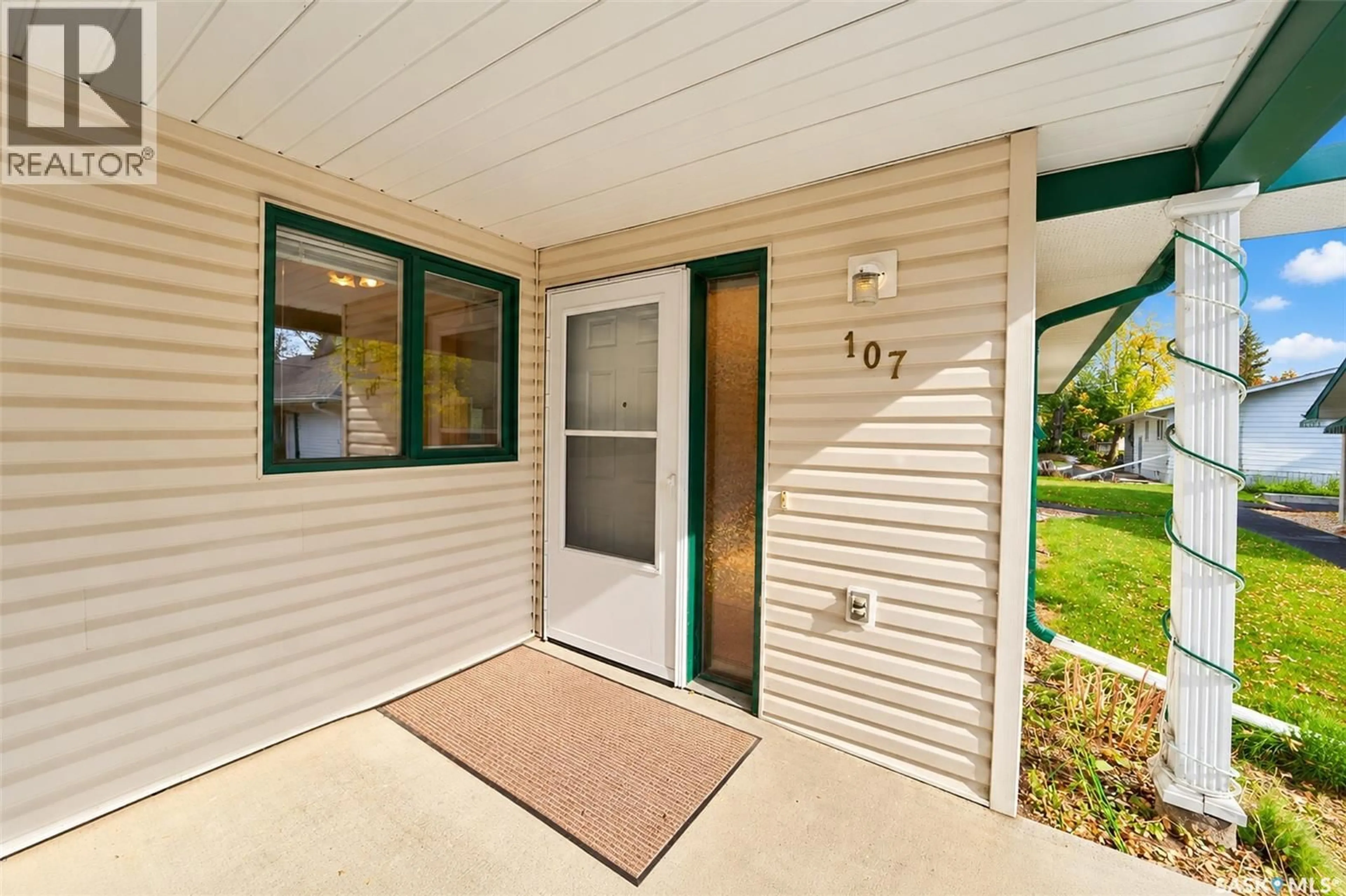 Patio, water/lake/river/ocean view for 111 - 107 2ND AVENUE, Rosetown Saskatchewan S0L2V0