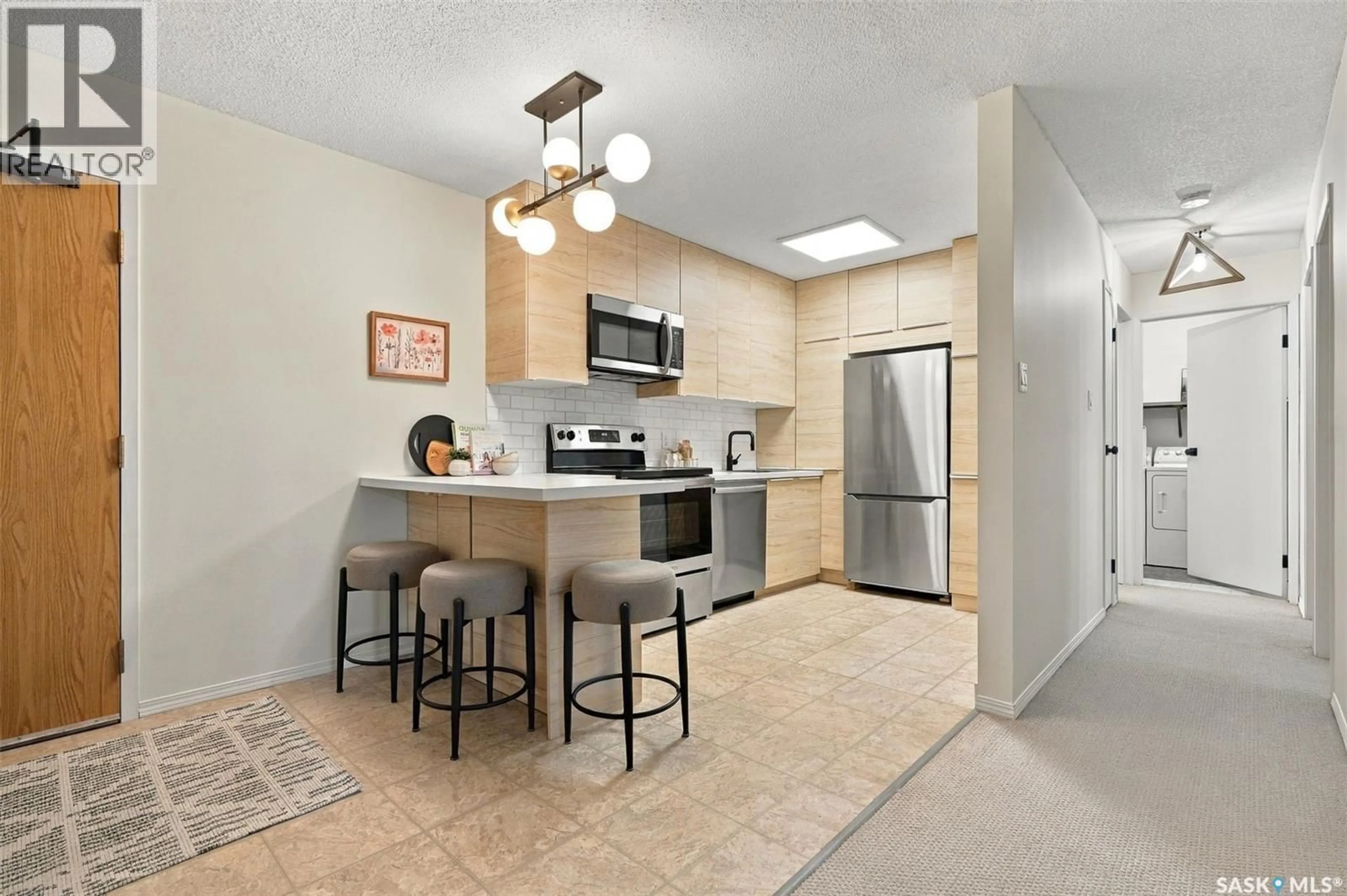 Standard kitchen, ceramic/tile floor for 311 - 303 TAIT CRESCENT, Saskatoon Saskatchewan S7H5L6