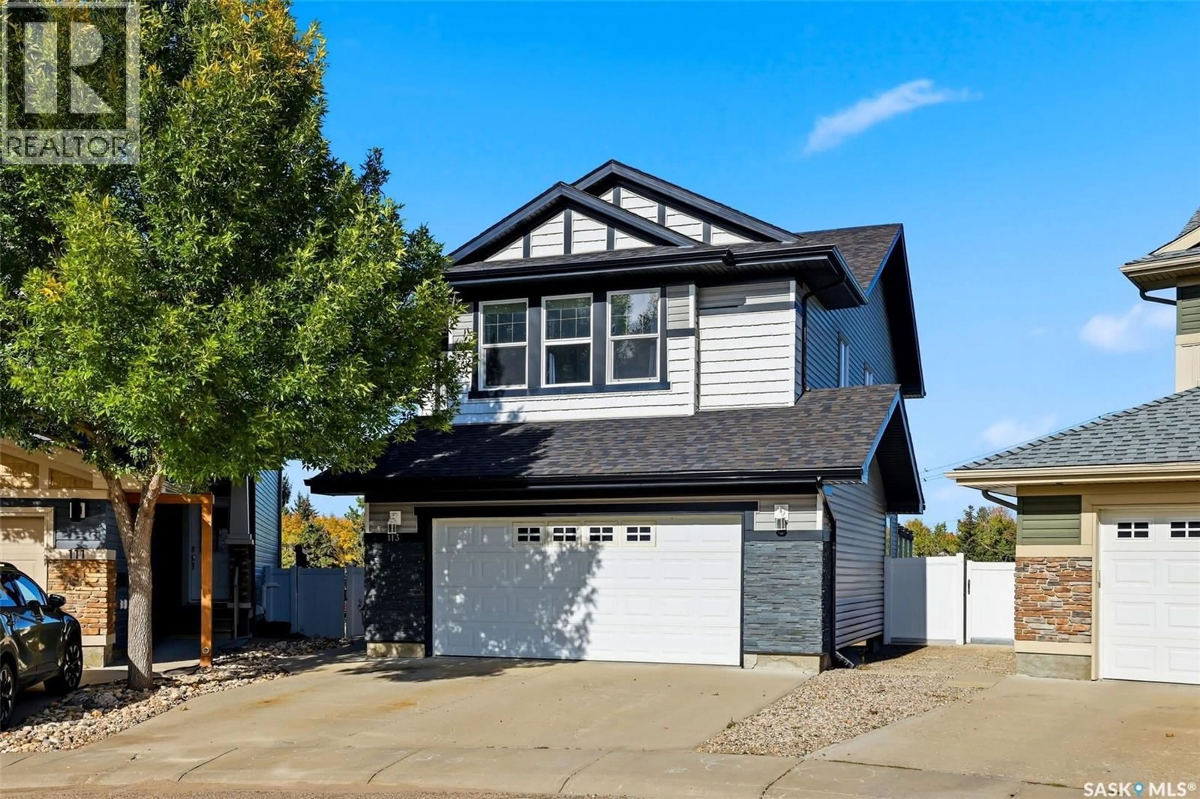Home with vinyl exterior material, street for 113 POPLAR BLUFF CRESCENT, Regina Saskatchewan S4Y0B5