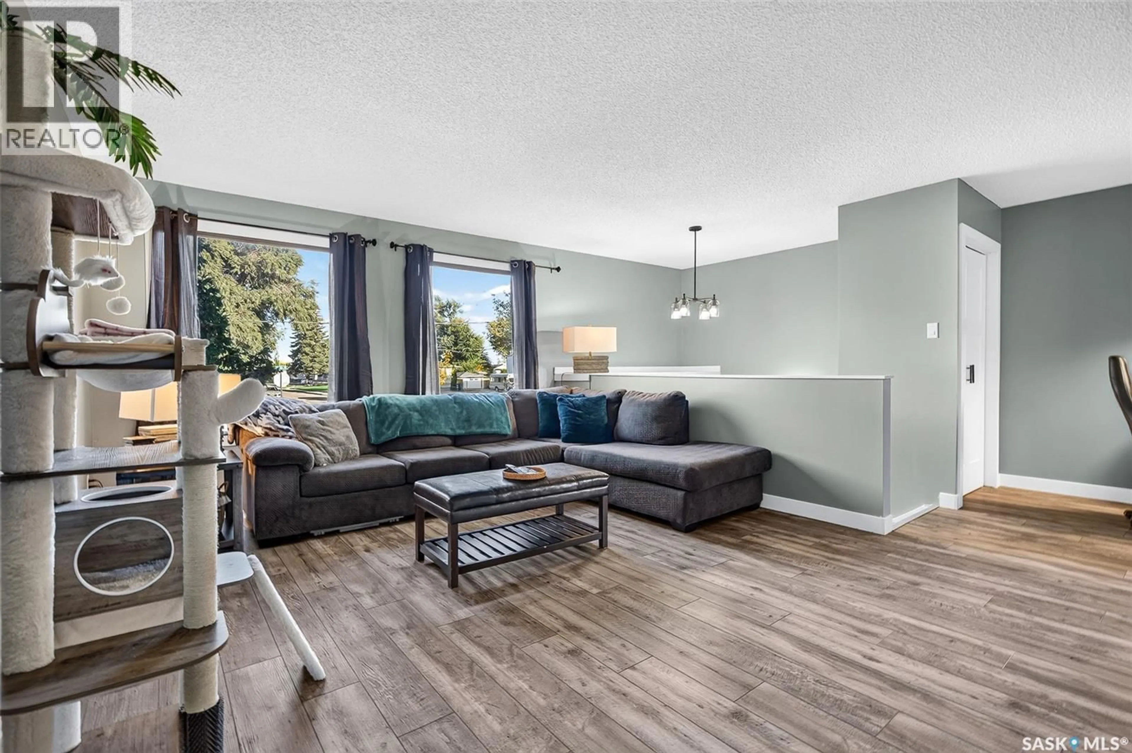 Living room with furniture, unknown for 1010 9TH AVENUE, Moose Jaw Saskatchewan S6H5X5