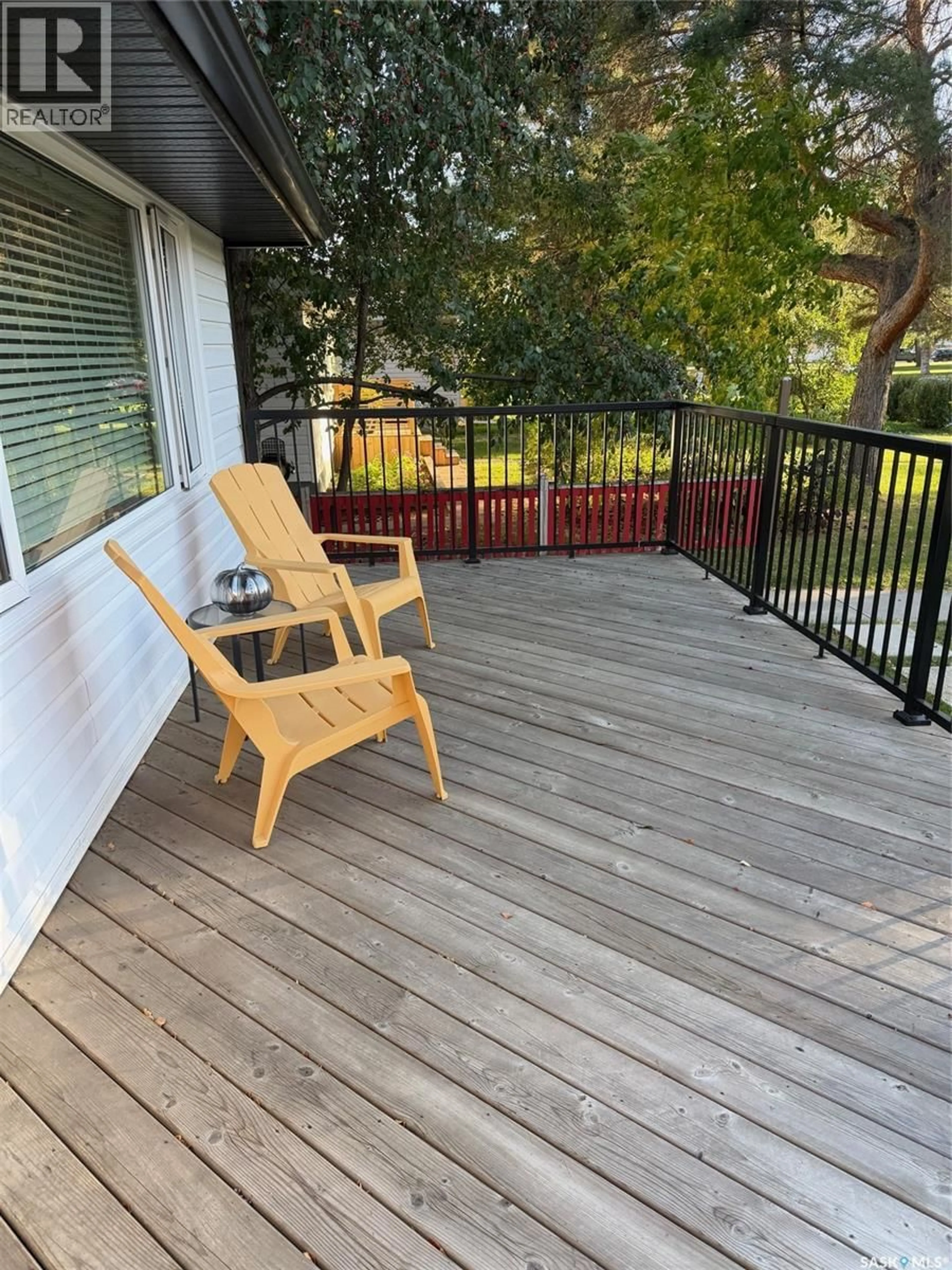 Patio, water/lake/river/ocean view for 2217 LANSDOWNE AVENUE, Saskatoon Saskatchewan S7J1G7