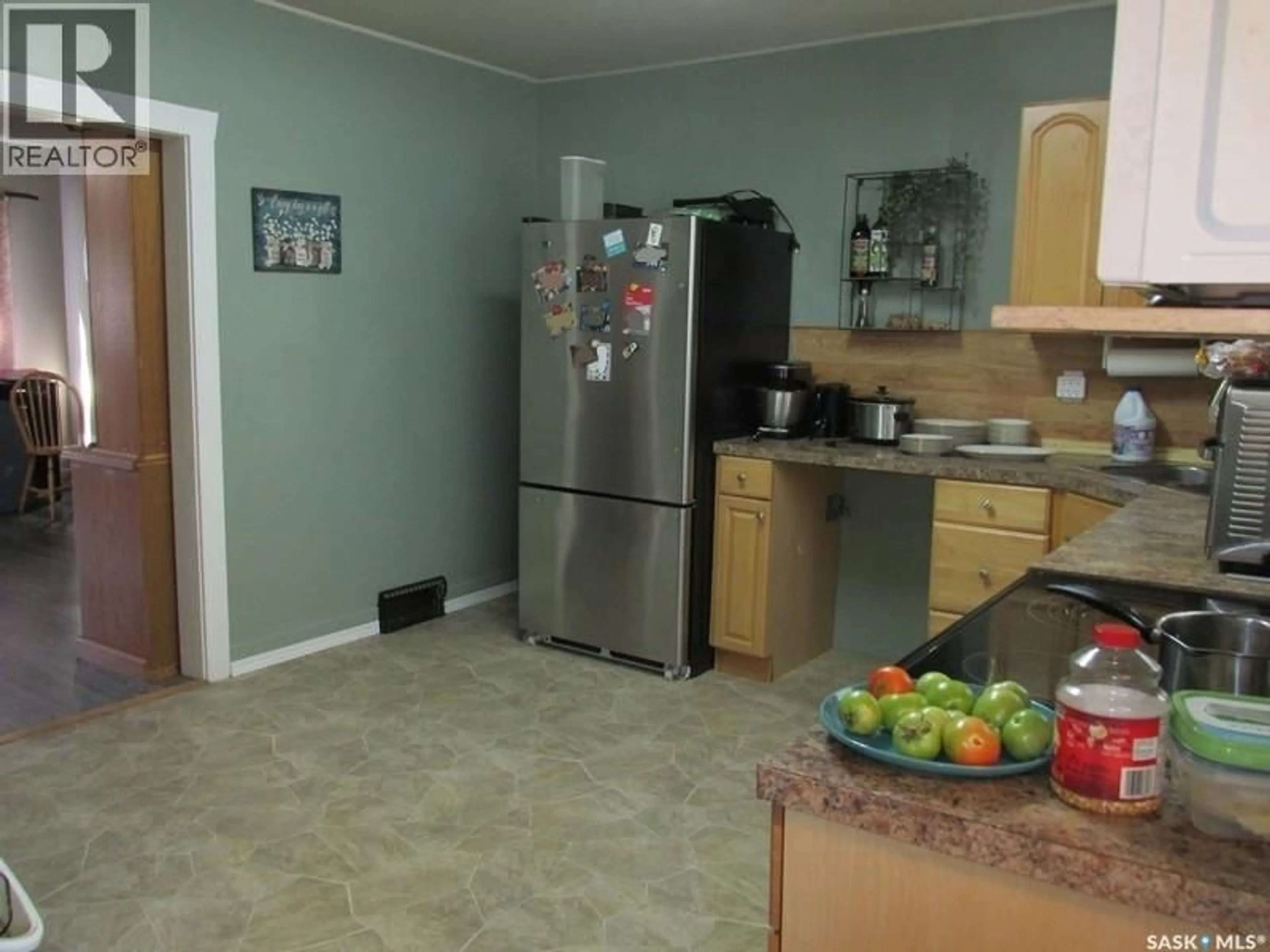 Standard kitchen, unknown for 221 1ST STREET, Nipawin Saskatchewan S0E1E0