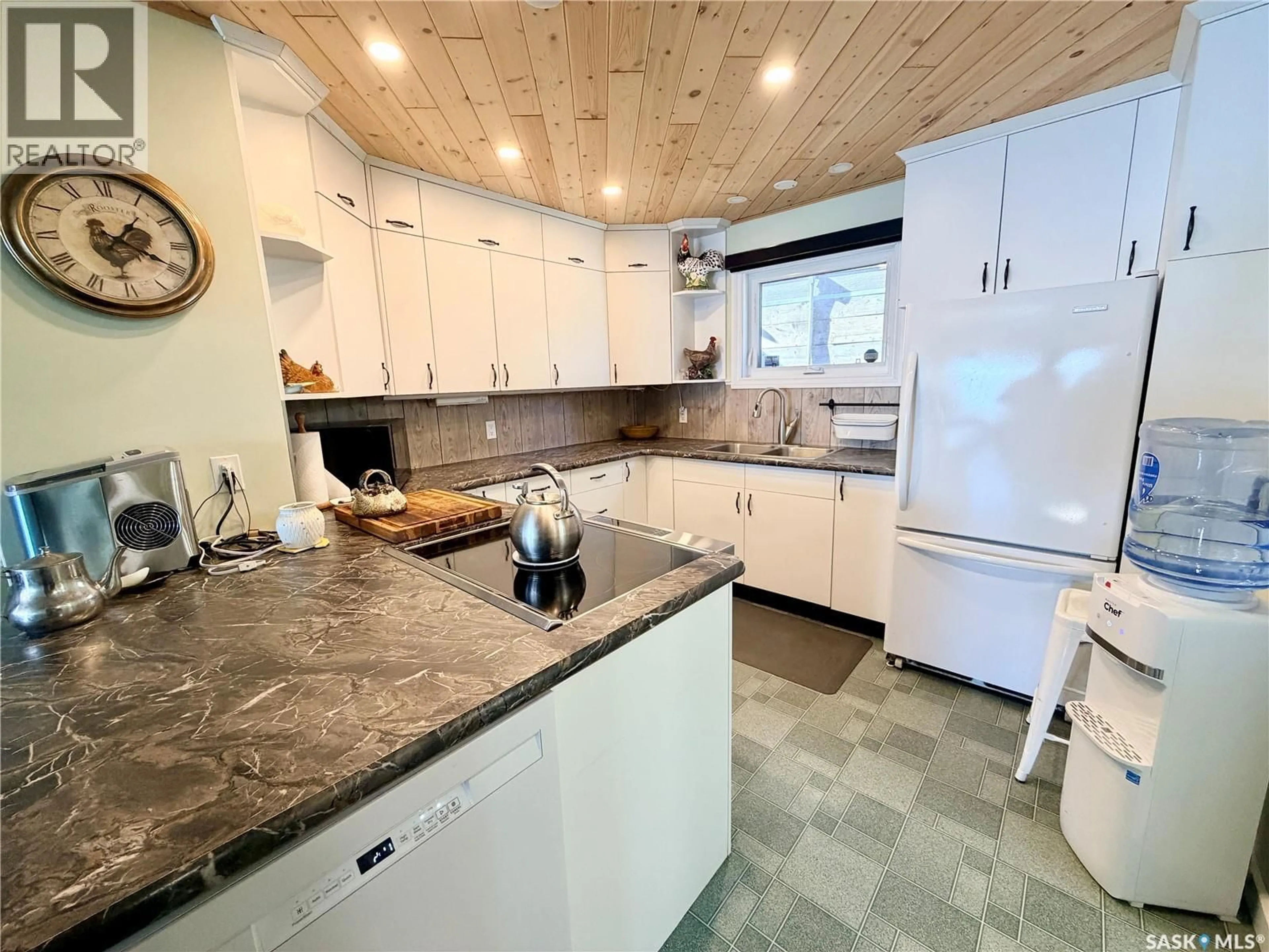 Open concept kitchen, unknown for 15 MURRAY LAKE CRESCENT, Murray Lake Saskatchewan S0M0L0
