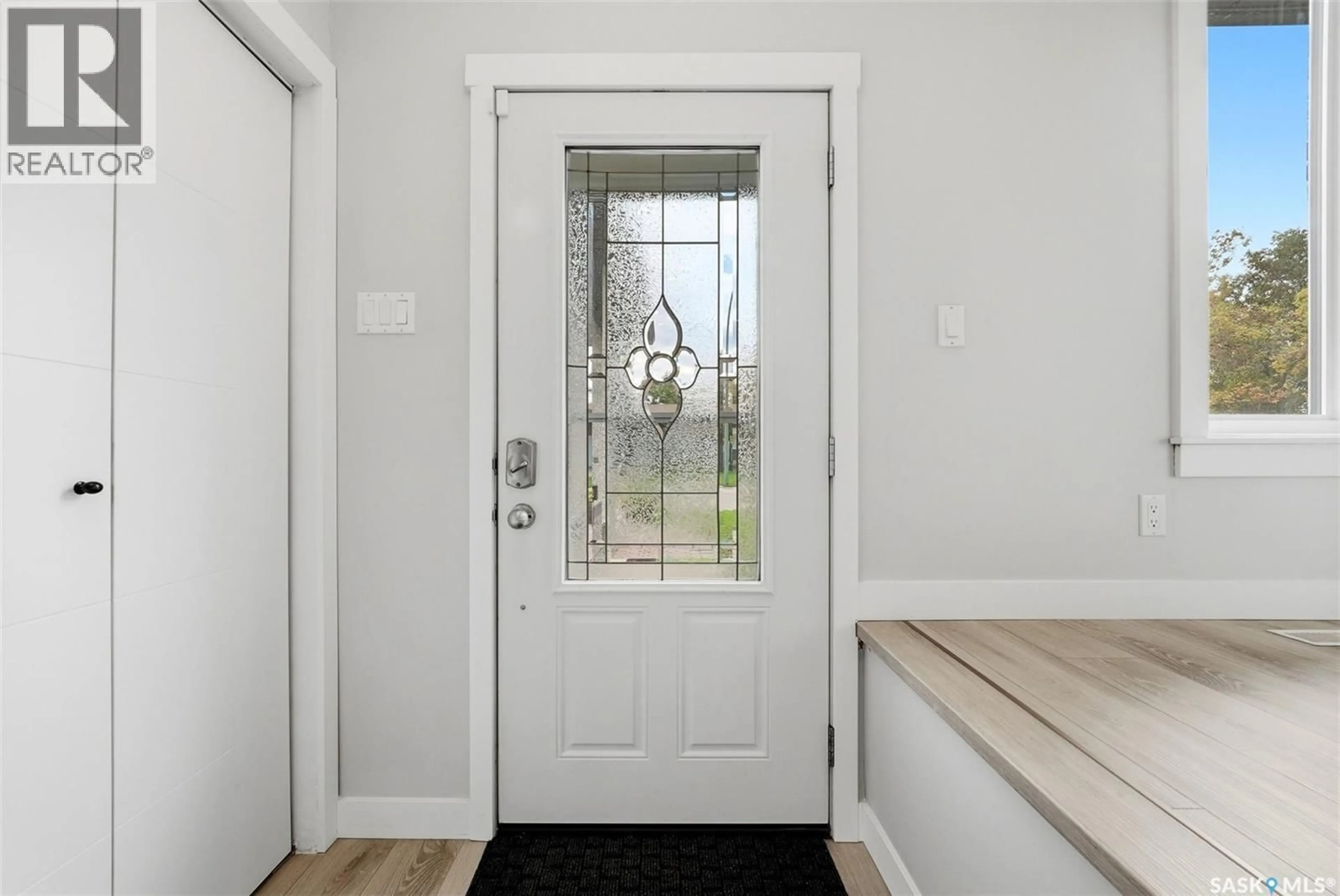 Indoor entryway for E - 2714 JAQUES PLACE, Regina Saskatchewan S4V0X6